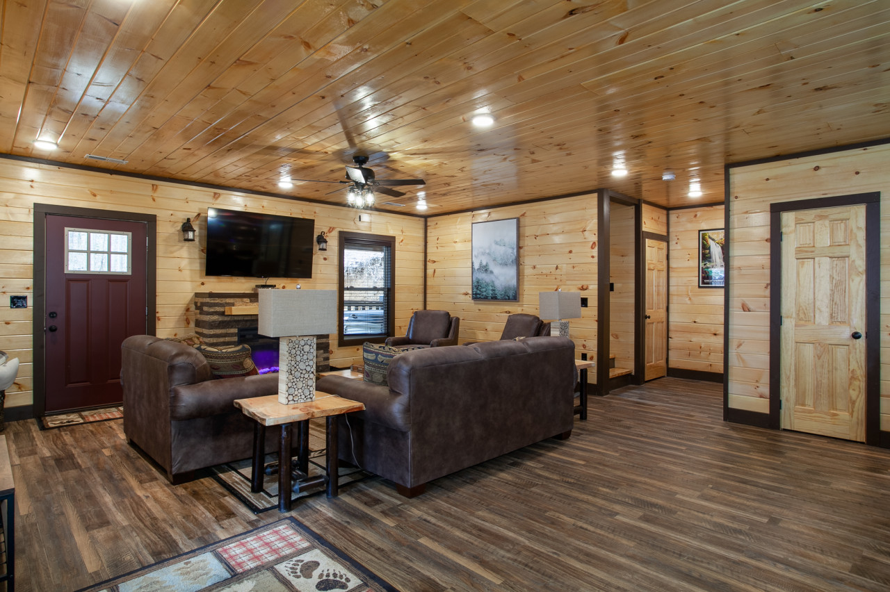 Bear Hollow Lodge -HotTub+FirePit+GameRoom+MORE