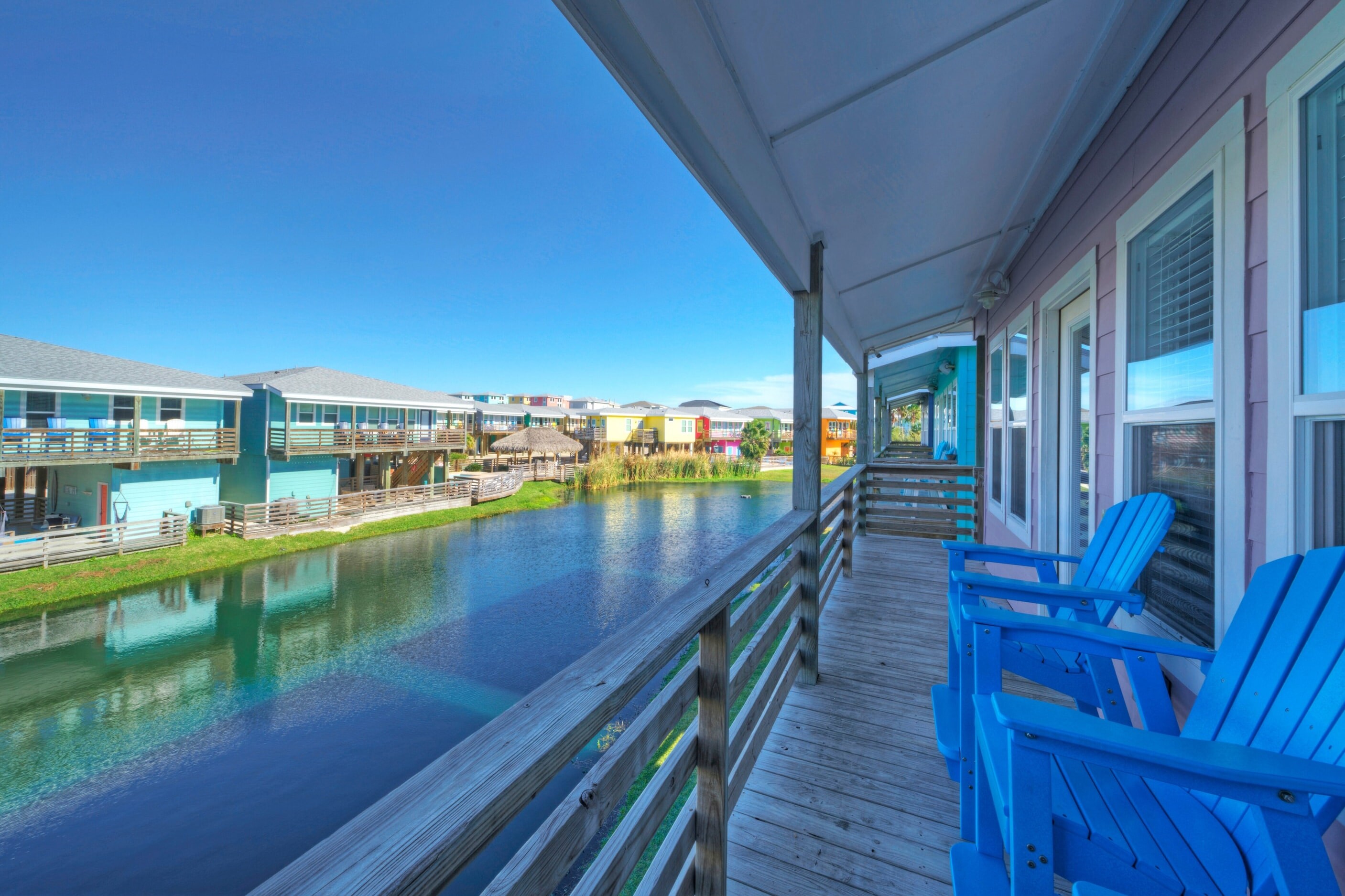 Located right on the lagoon, and only steps from the beach!