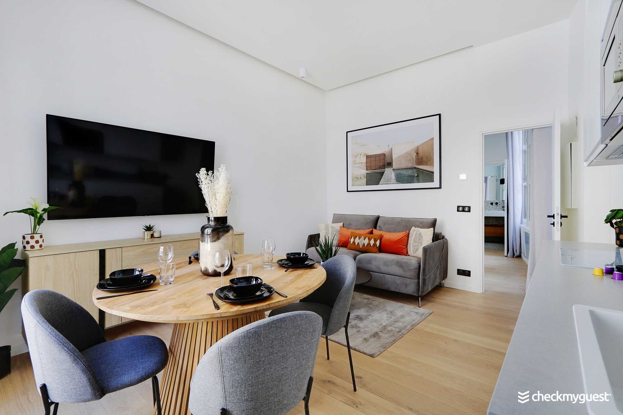 Property Image 1 - Amazing 1BR Place des Vosges - Le Marais