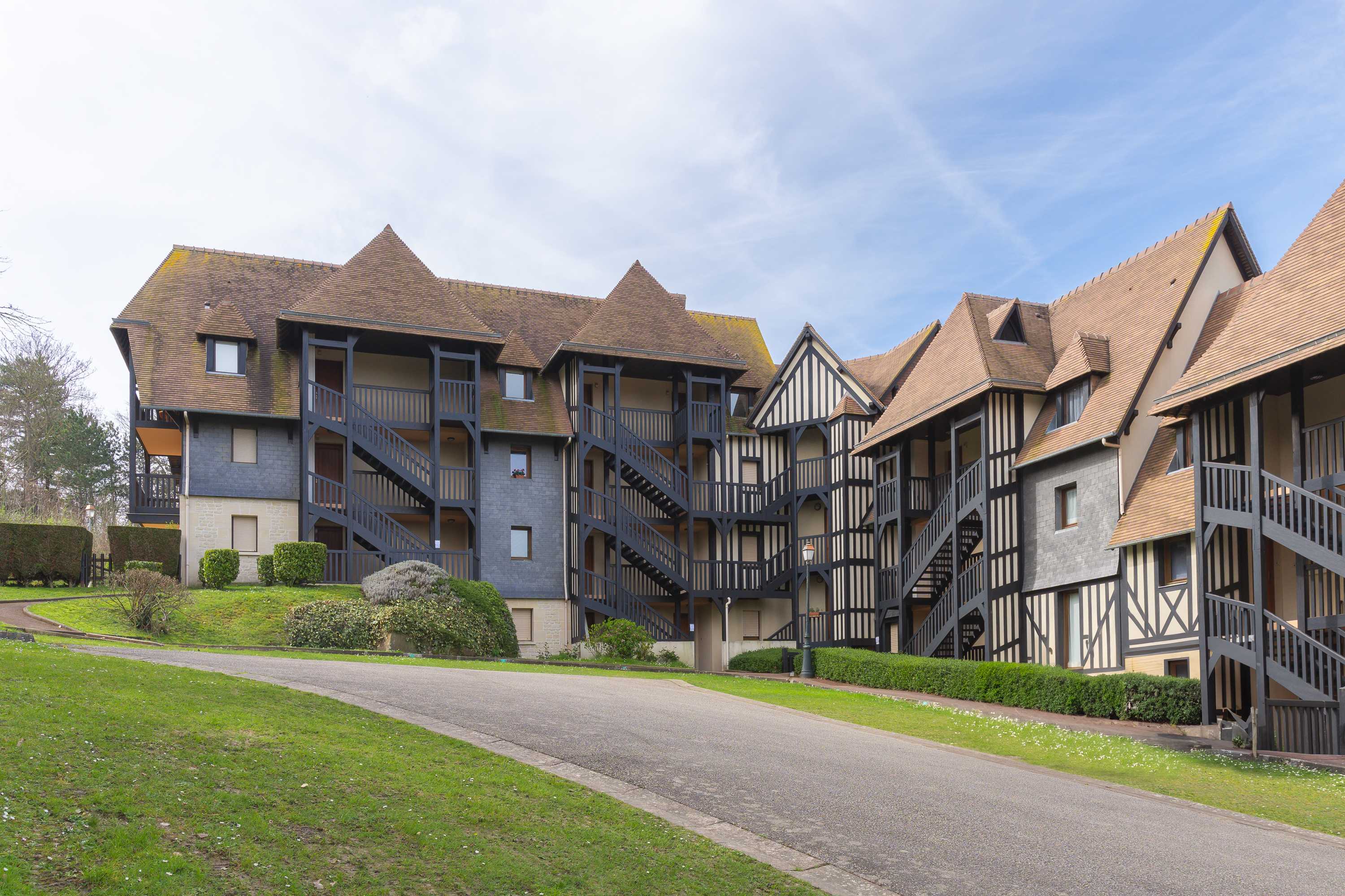 Magnificent apartment with indoor pool & garden - Deauville