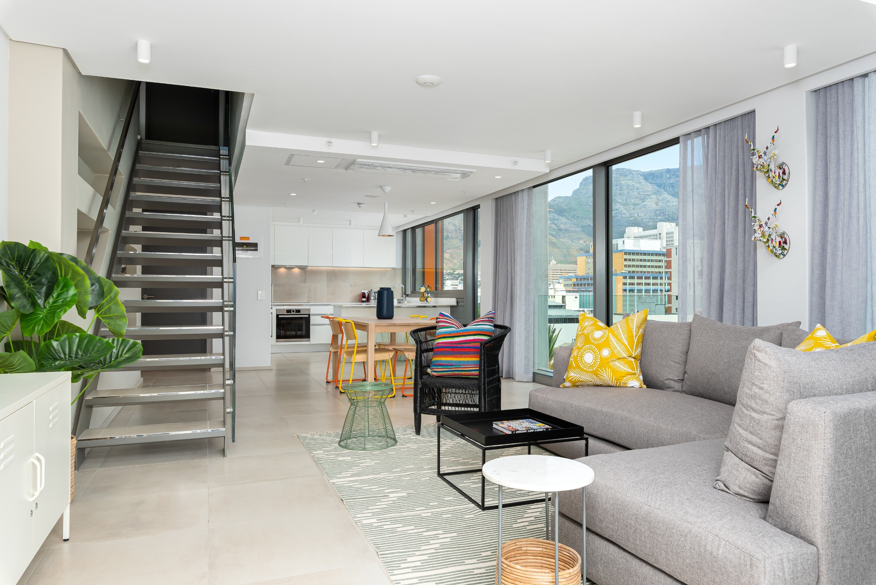 Property Image 1 - Luxurious 2Bed Apt | Table Mountain Views