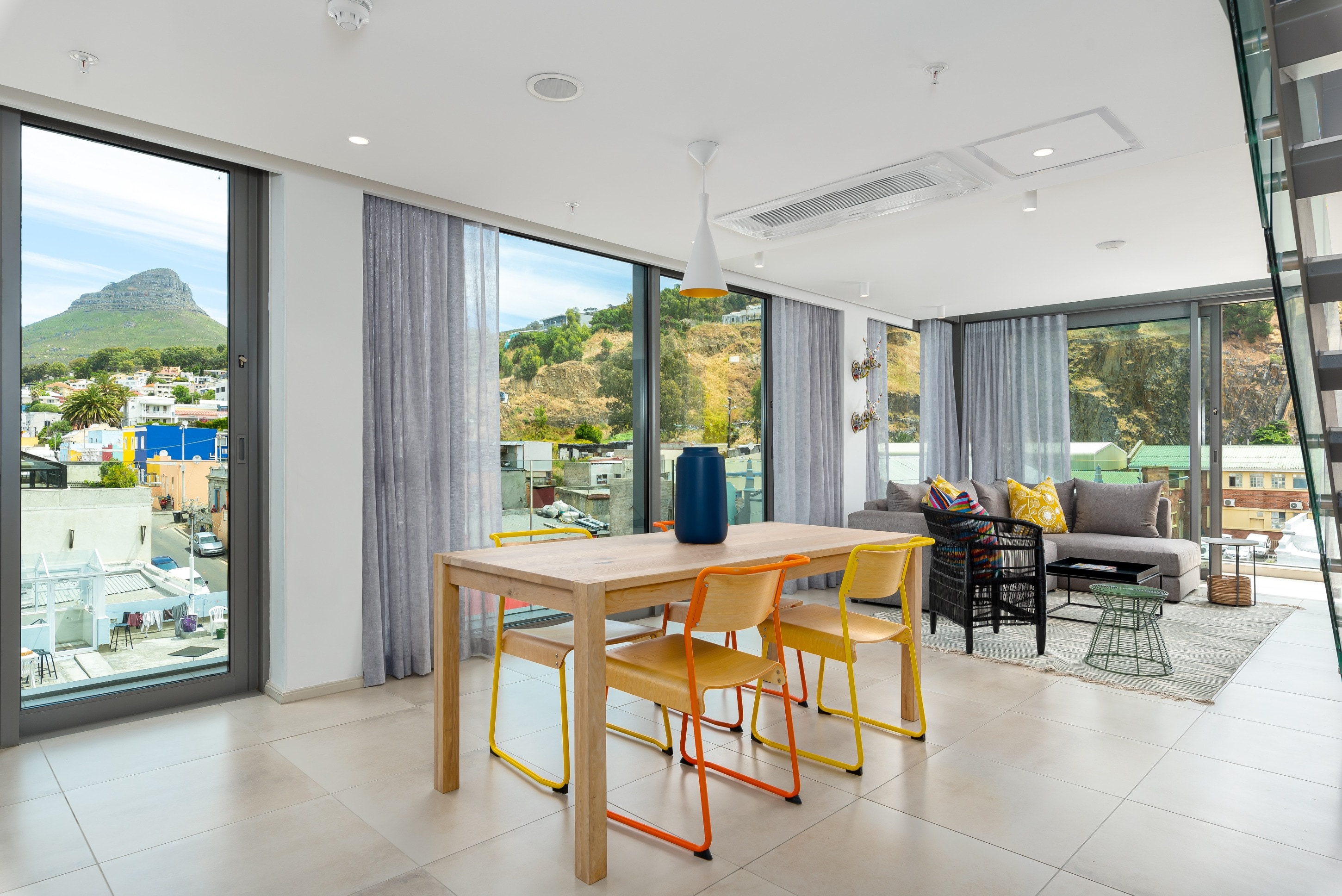 Property Image 2 - Luxurious 2Bed Apt | Table Mountain Views