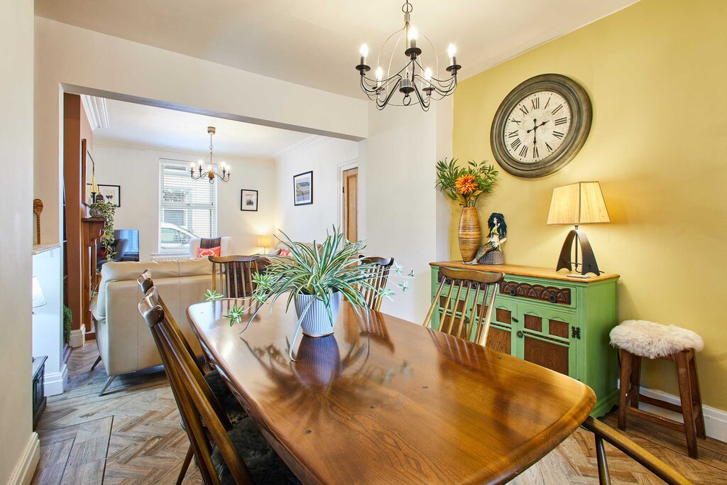 Sunstar, Whitby - Host & Stay