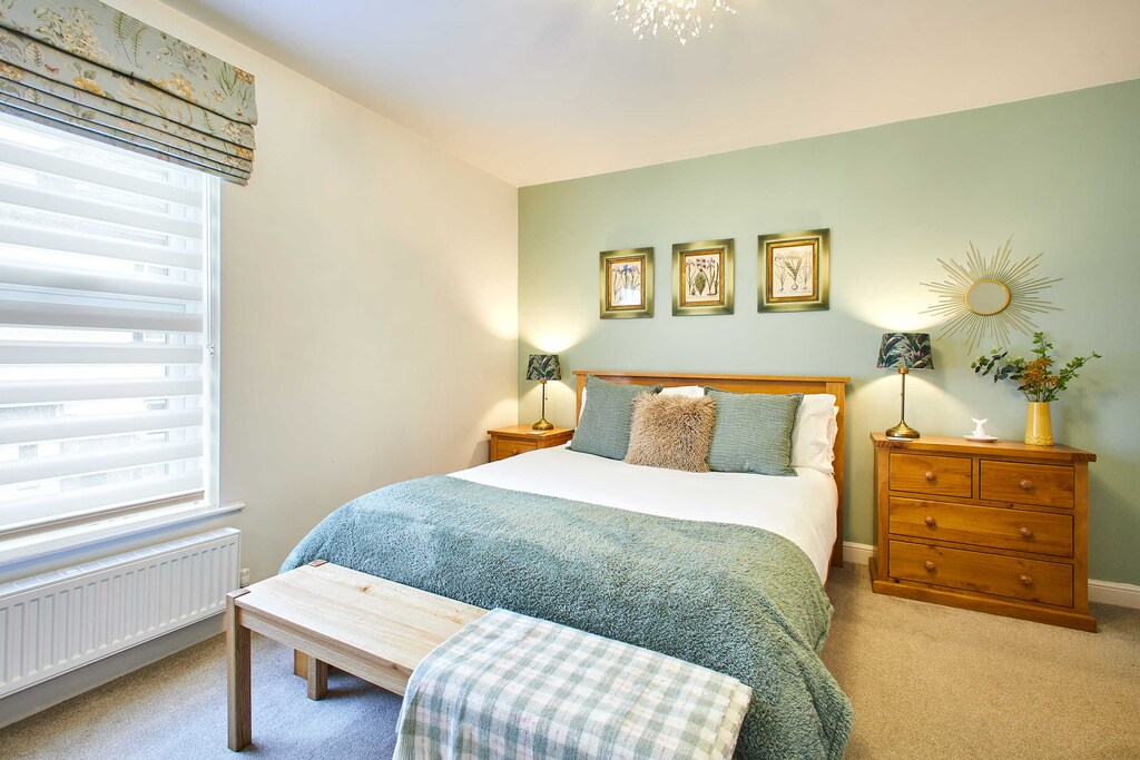 Sunstar, Whitby - Host & Stay