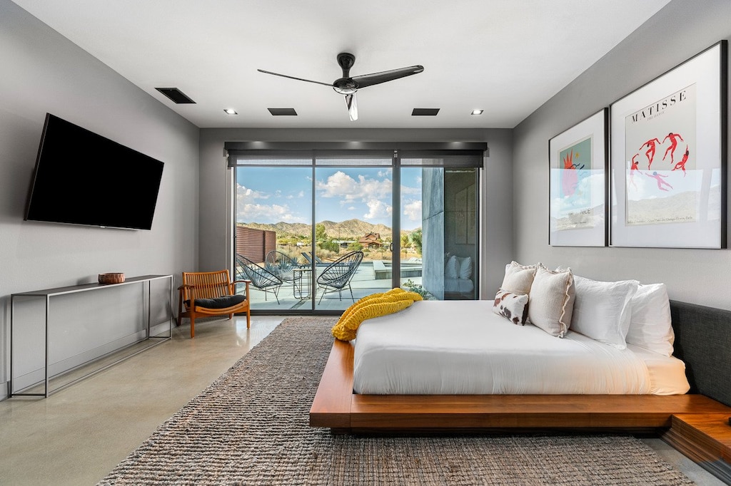 California King with an outdoor view