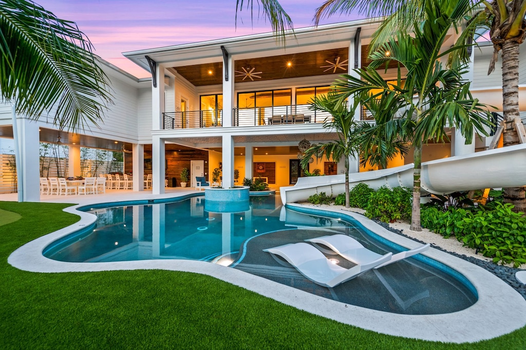 Salty Oak - Waterfront - 6 Bedroom Siesta Key Luxury Vacation Home - Sleeps 18.