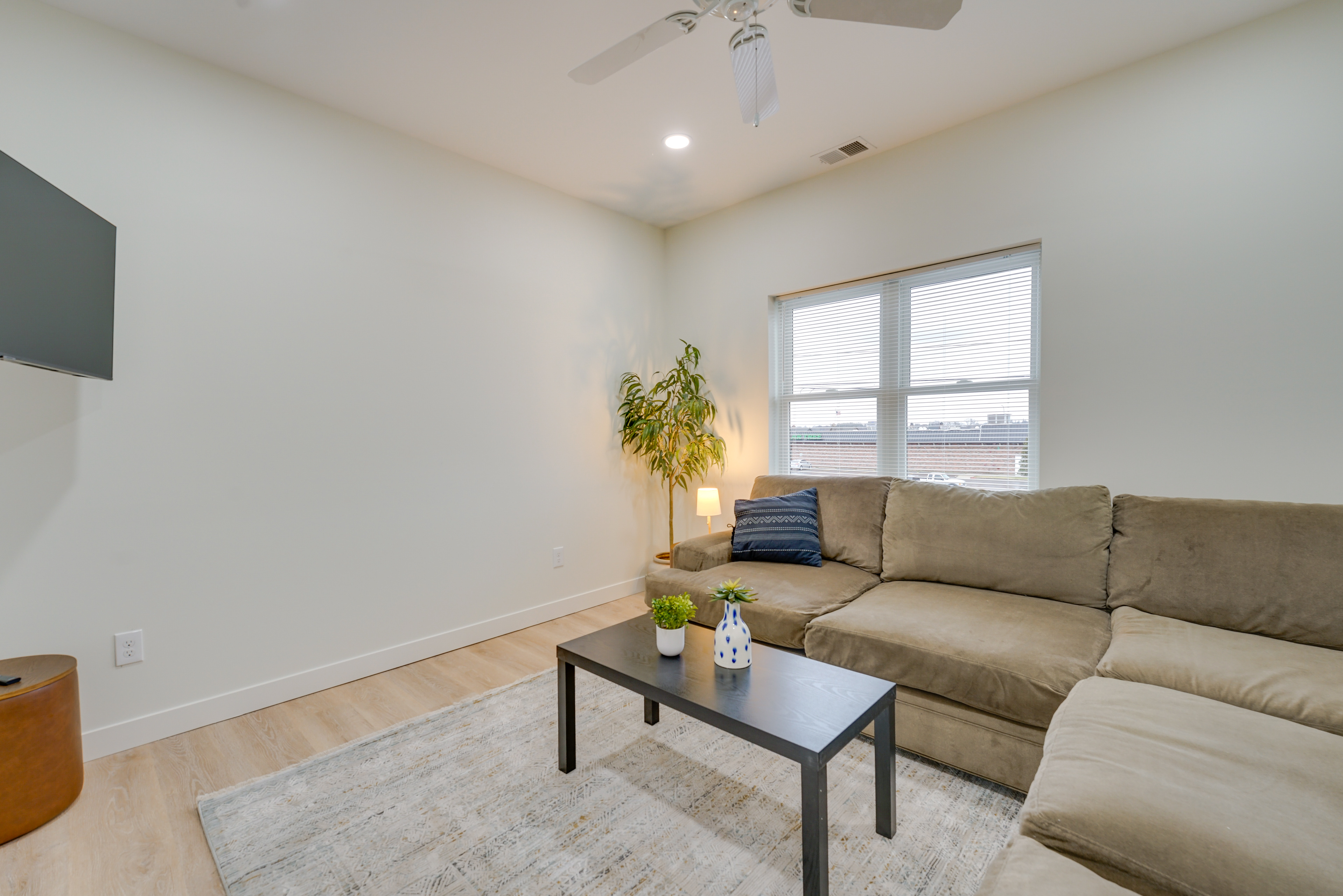 Curated visual reference: Gallery Detail: St Clair Apartment Near St Clair City Boat Harbor