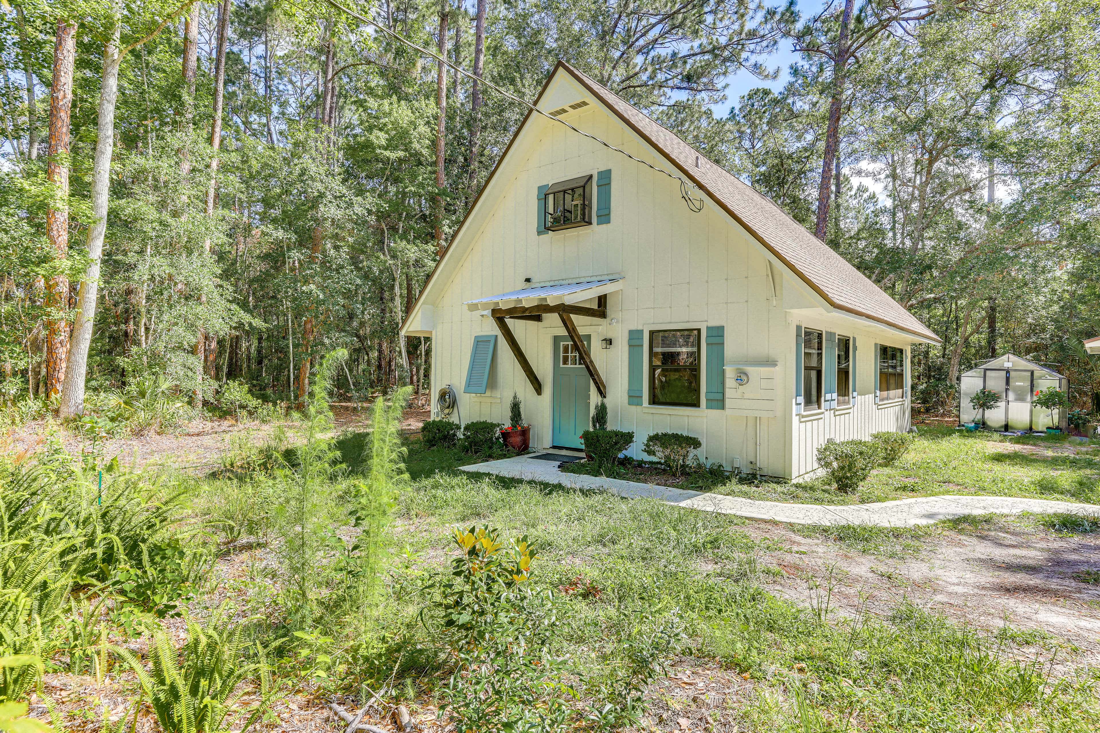 Property Image 1 - Cozy Fruit Cove Cottage on Hobby Farm w/ Wildlife!