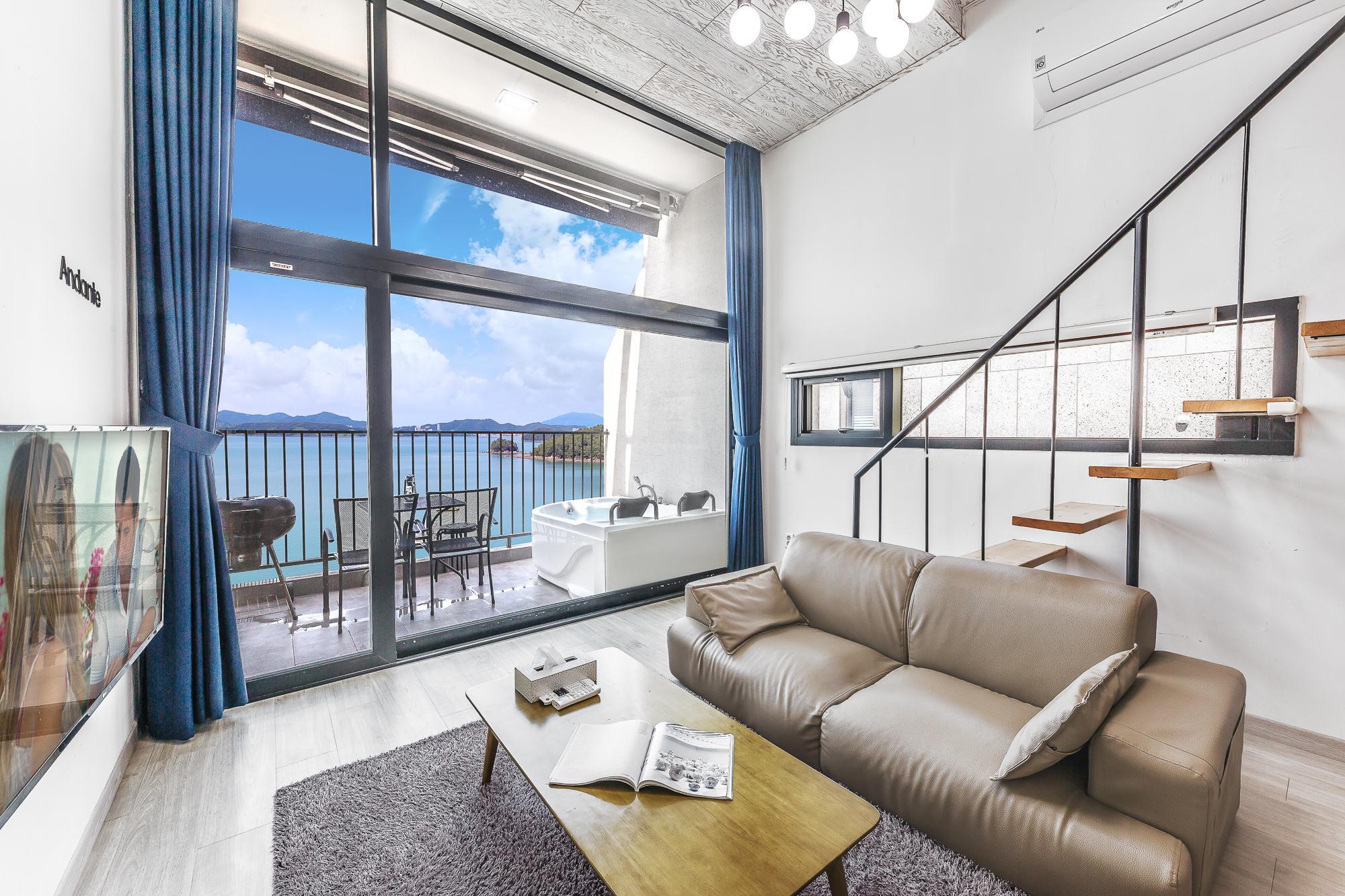 Property Image 1 - Yeosu Andante Pension - 304