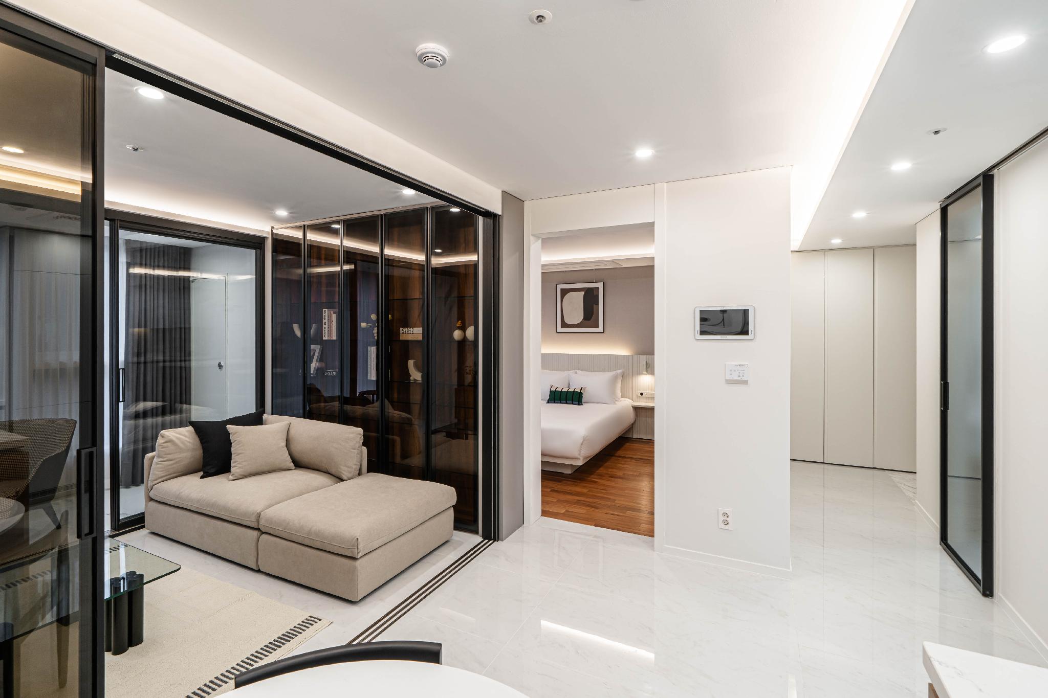 Property Image 2 - Le collective Seoul Seocho - Premier Suite C