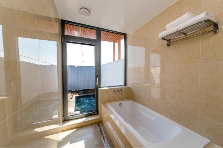 Property Image 1 - The Shimpang Spa & Poolvilla - Triple Room with Terrace