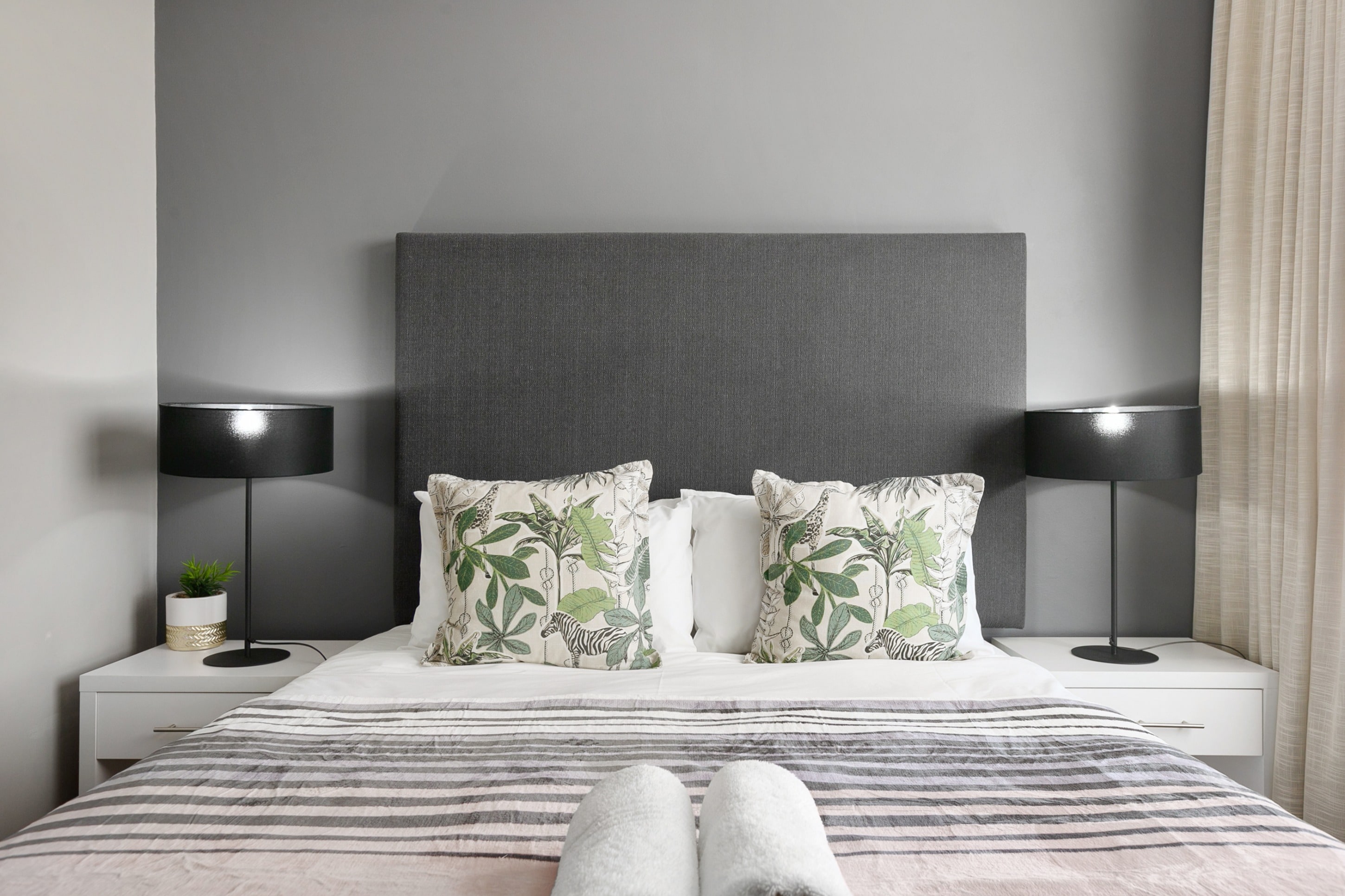 Elegant 2 Bed Apartment | Backup Generator