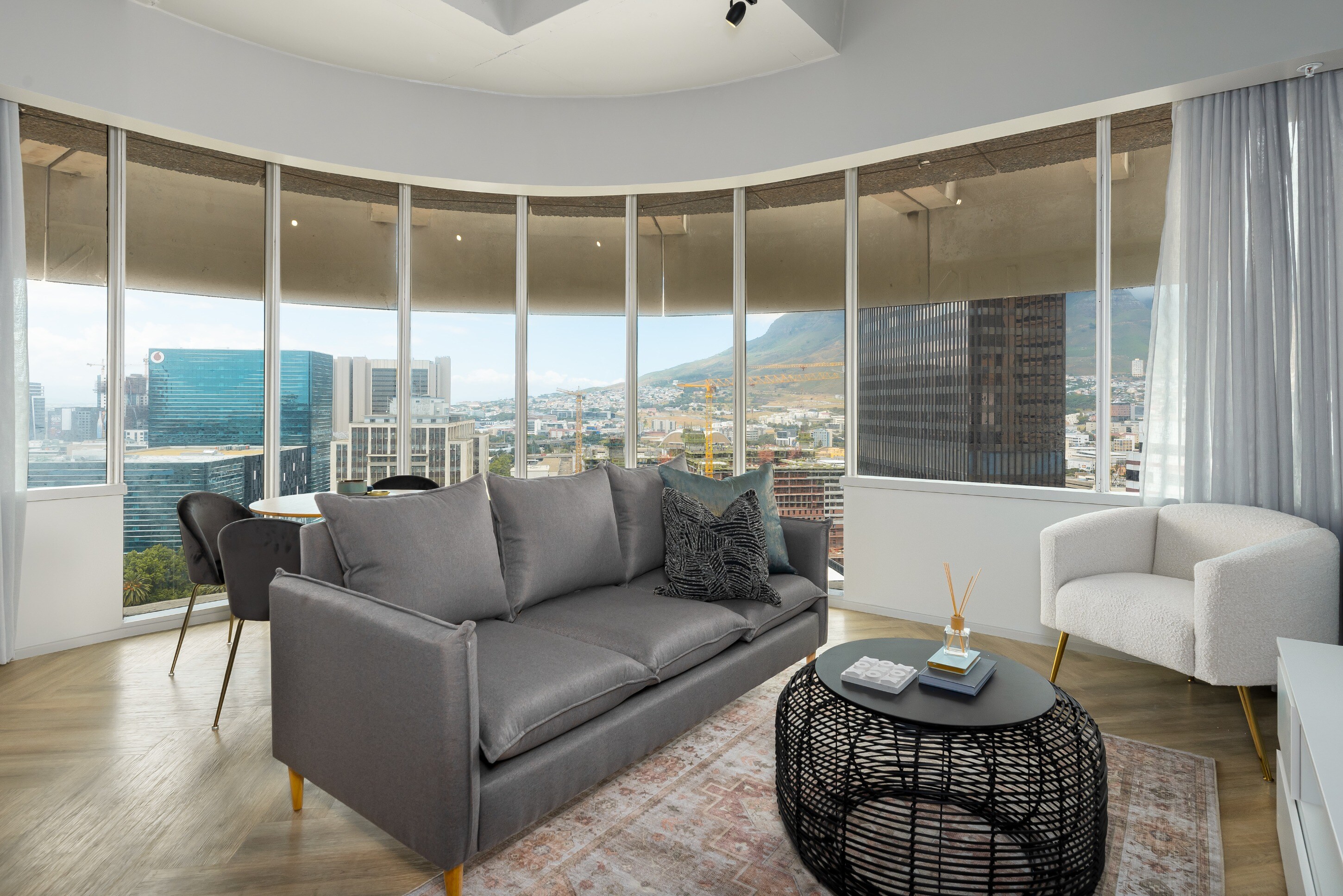 Property Image 1 - Stylish Studio Apartment in the CBD | City Views