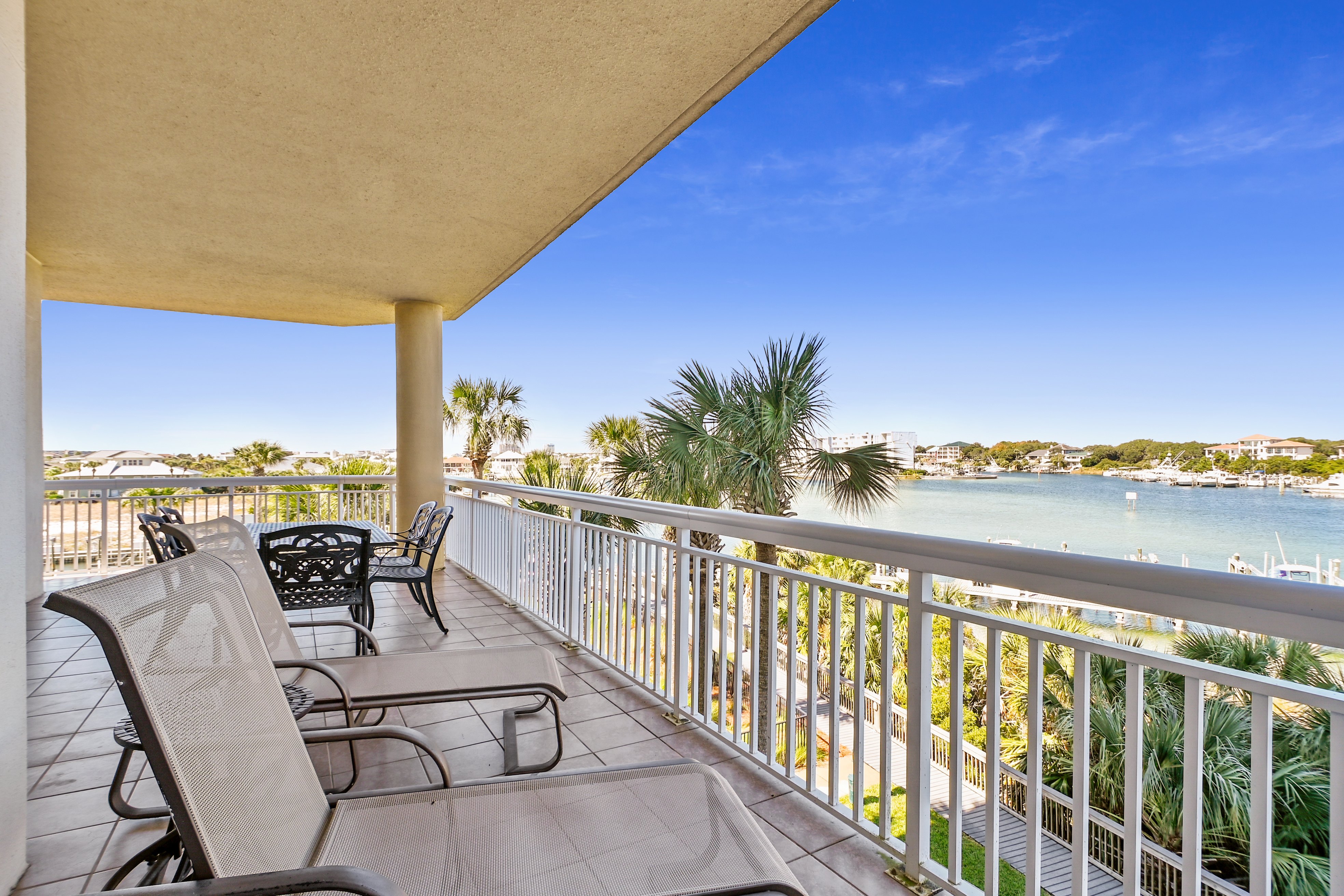 Harbor Landing 201A balcony