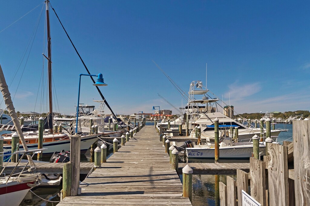 Boat Slip Rentals at Sandpiper Cove 