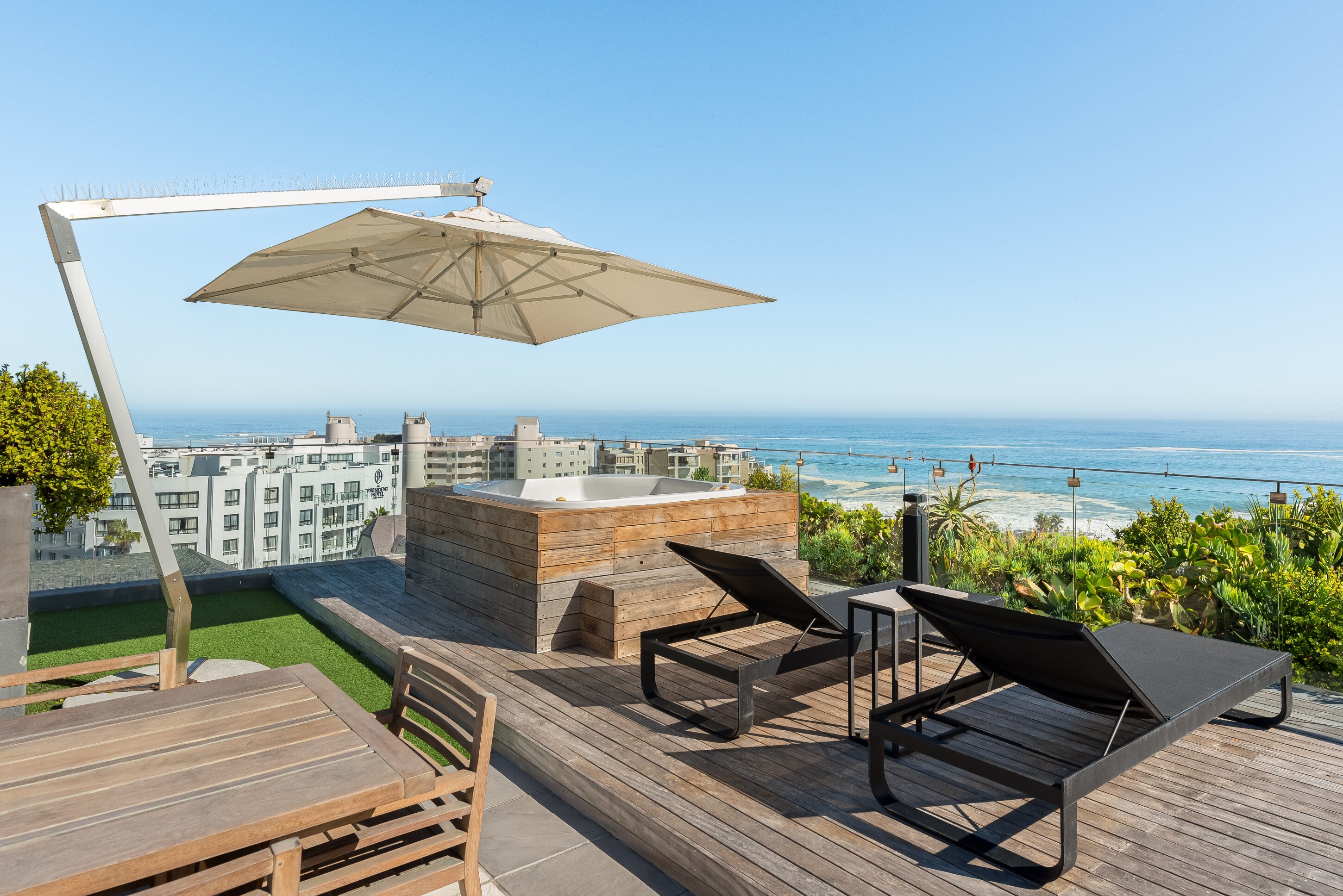 Property Image 1 - Sea Point Penthouse | Rooftop Deck with Jacuzzi