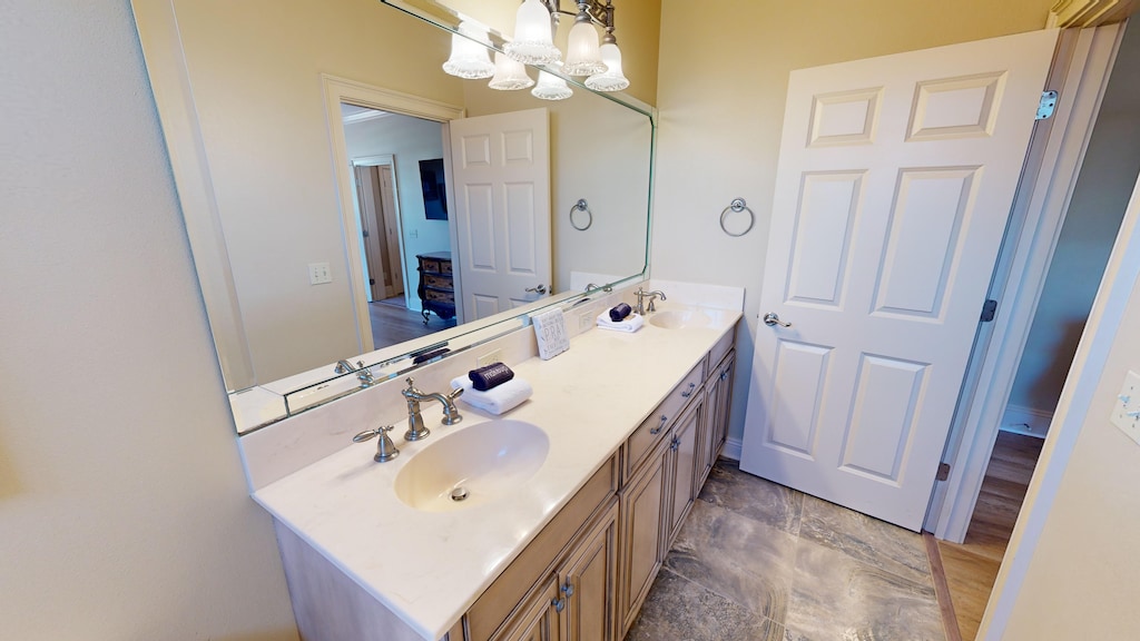 Guest Bathroom 6 (2nd Floor)