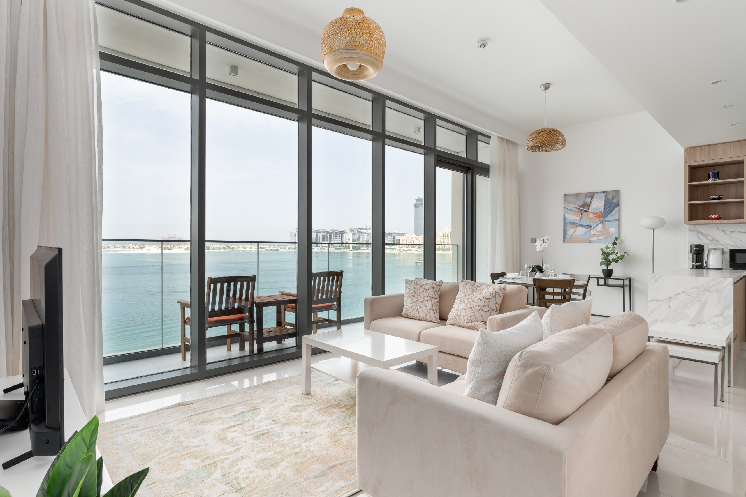 Property Image 2 - Luxurious Beachfront Apartment