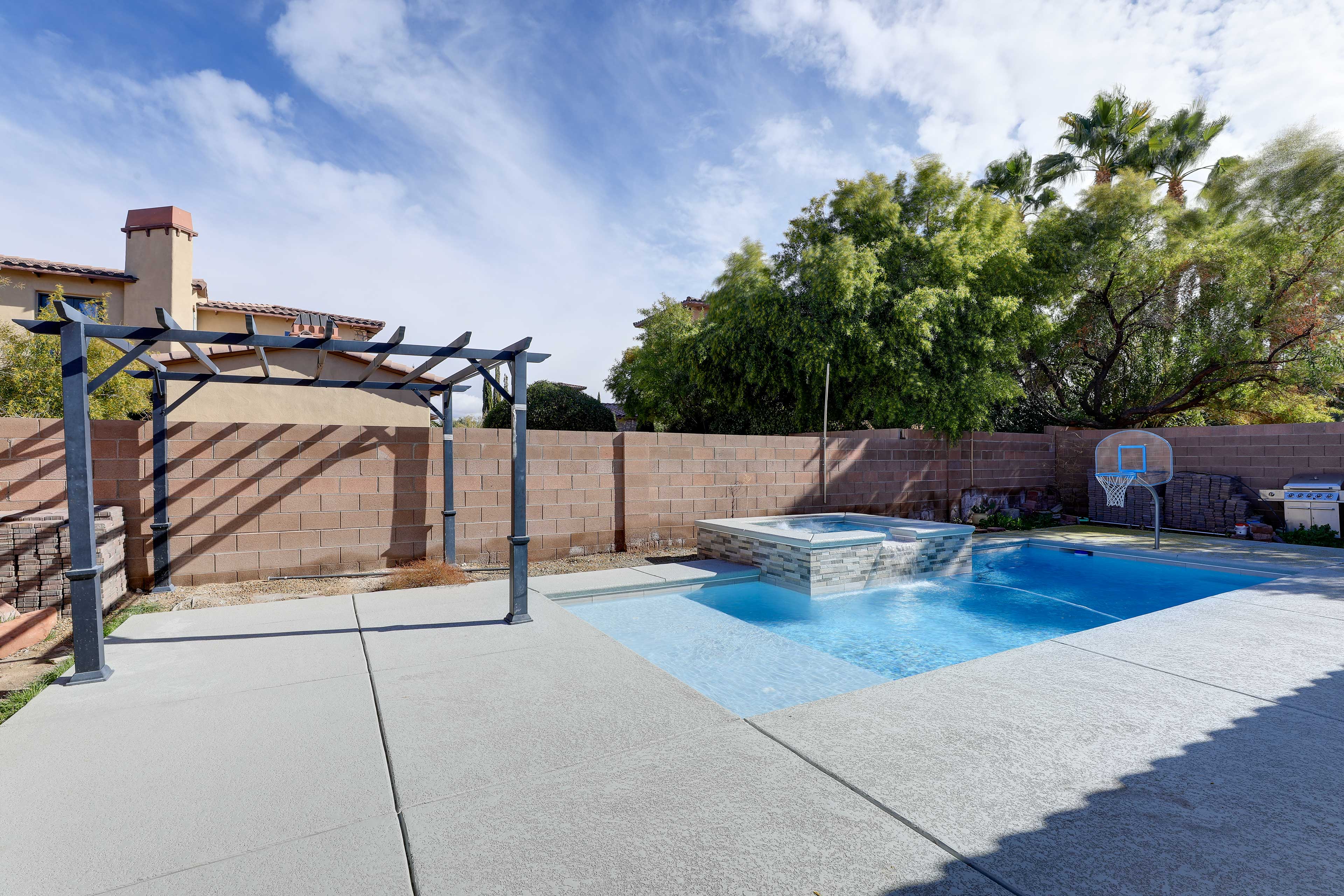 Property Image 1 - Spacious Las Vegas Home w/ Private Pool + Hot Tub