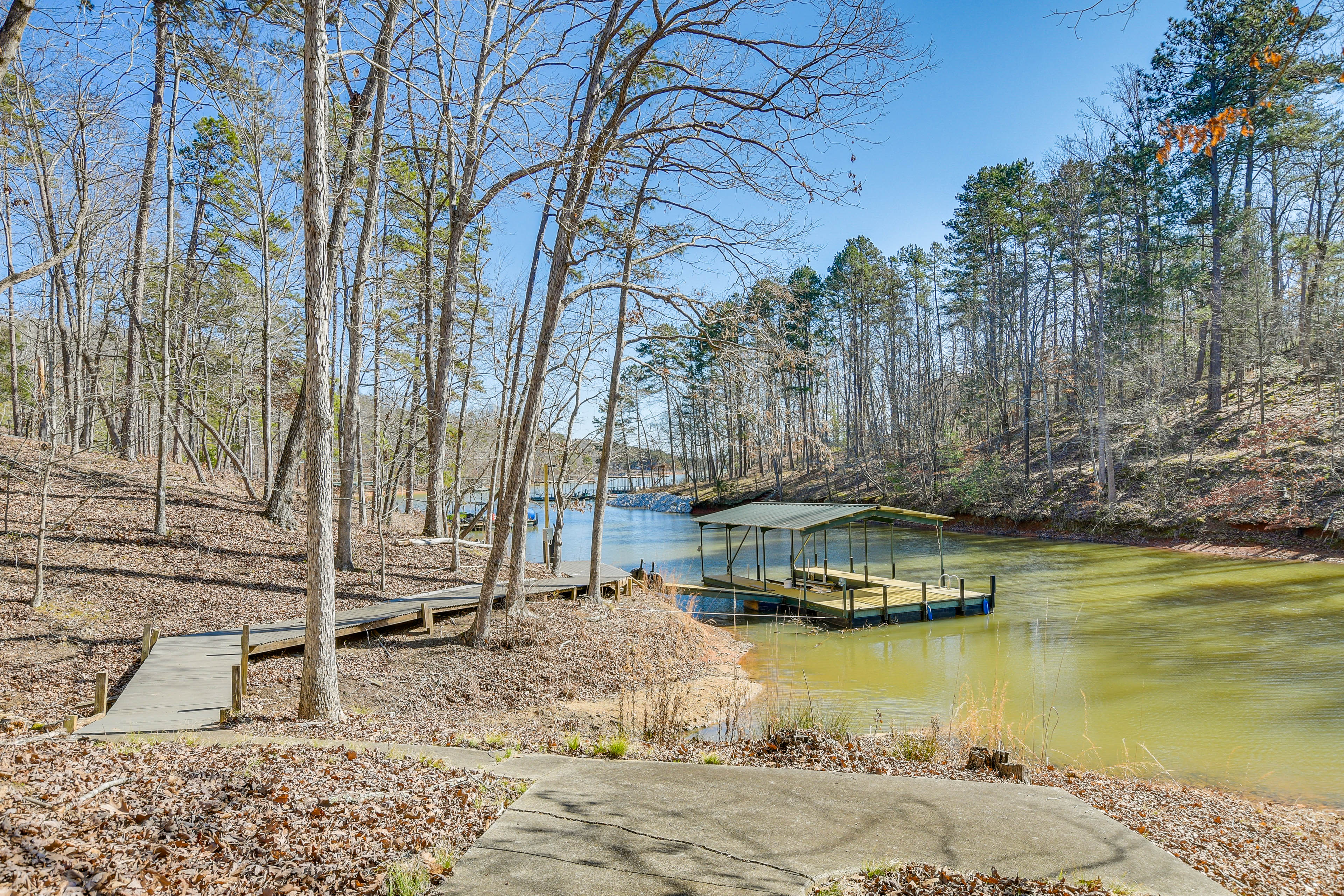 Property Image 2 - Lake Hartwell Getaway w/ Private Dock + Fire Pit!