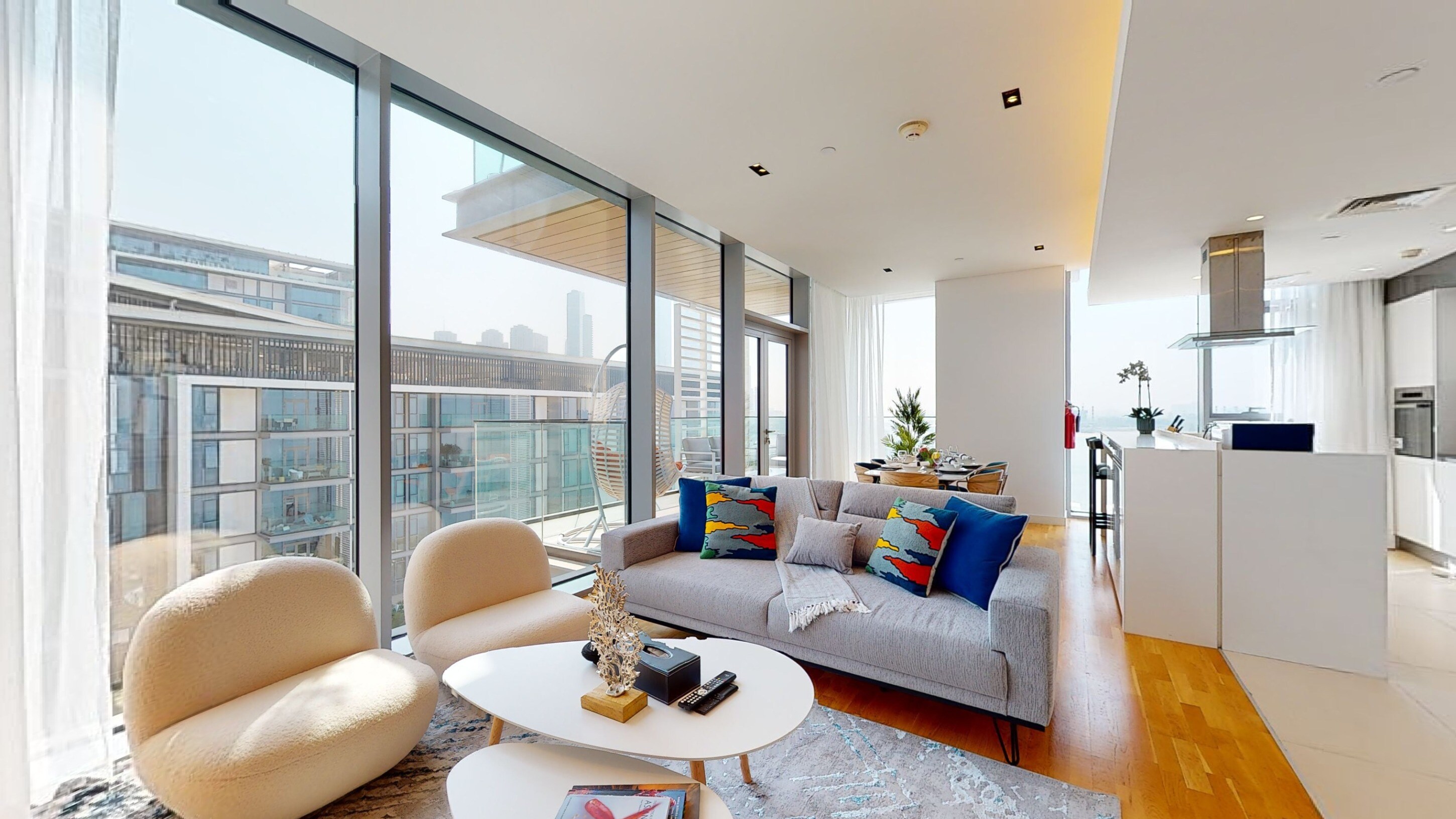 Property Image 2 - Vibrant, Modern and Bright | 3-Bedroom | Sea Views