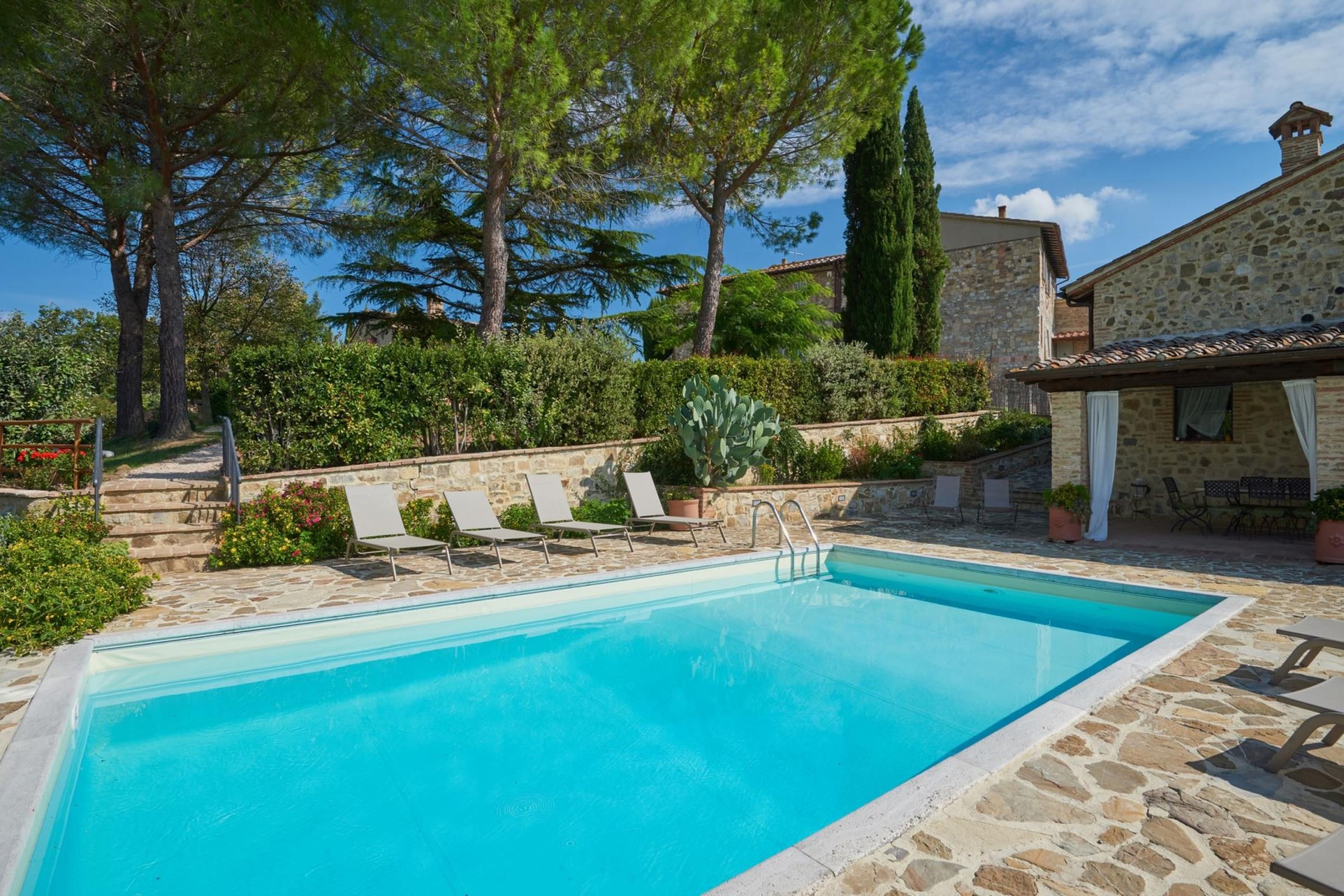 Property Image 2 - Charming restored tuscan barns with private pool-Anticopozzo