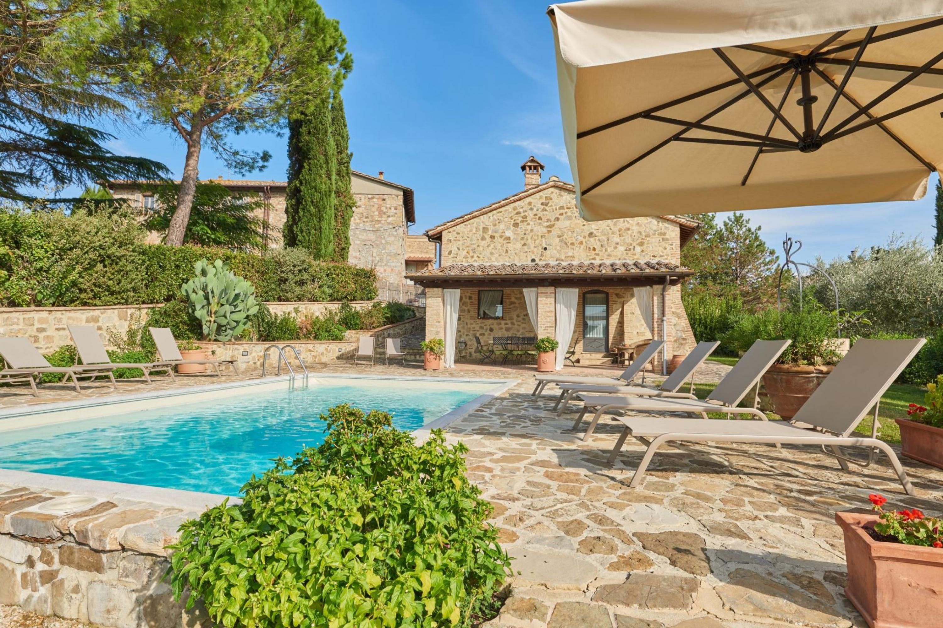 Property Image 1 - Charming restored tuscan barns with private pool-Anticopozzo