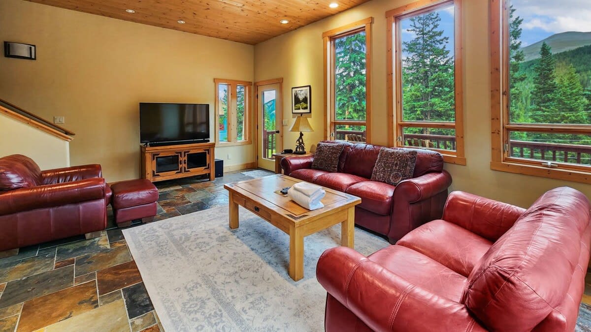 This 4-bedroom mountain home is the perfect launching pad for those looking to enjoy the great outdoors!