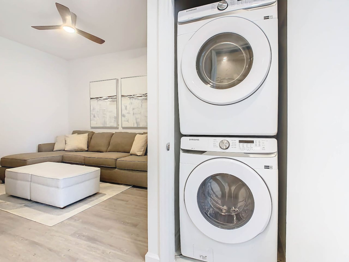 Chic 4BR+Den House w/Pool, Near Disney & Universal