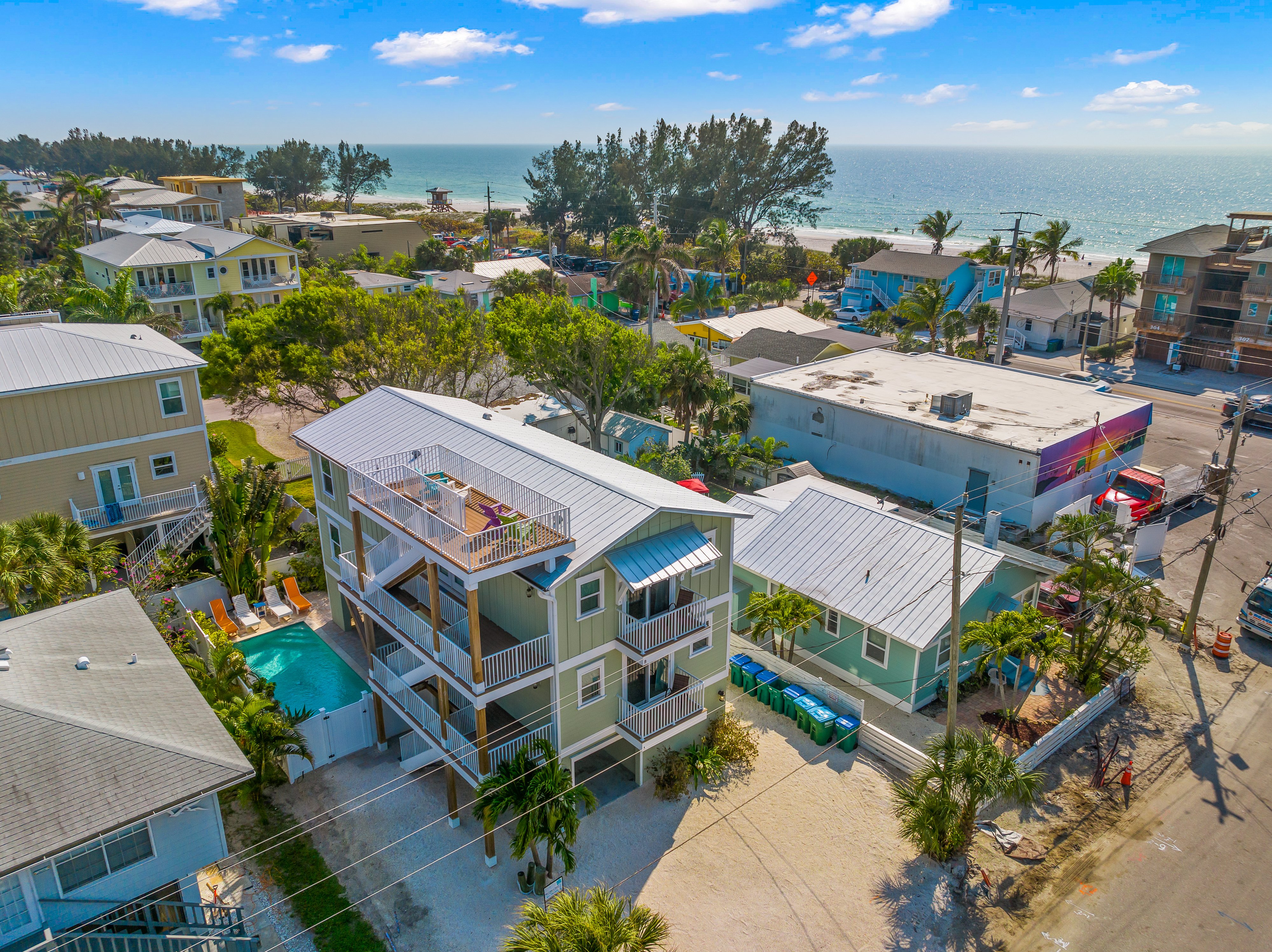 Family Tides A – AMI Retreat w/ Pool, Rooftop Deck & Gulf/Bay Views Steps To Beach Family Tides A – AMI Retreat w/ Pool, Rooftop Deck & Gulf/Bay Views Steps To Beach