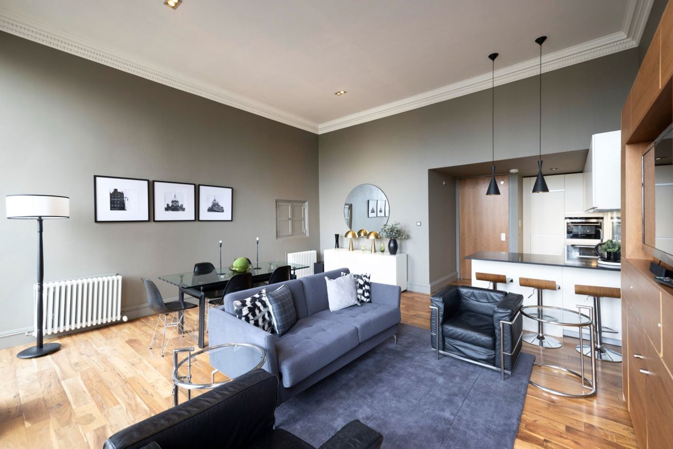 Property Image 1 - Stunning flat near Edinburgh Castle