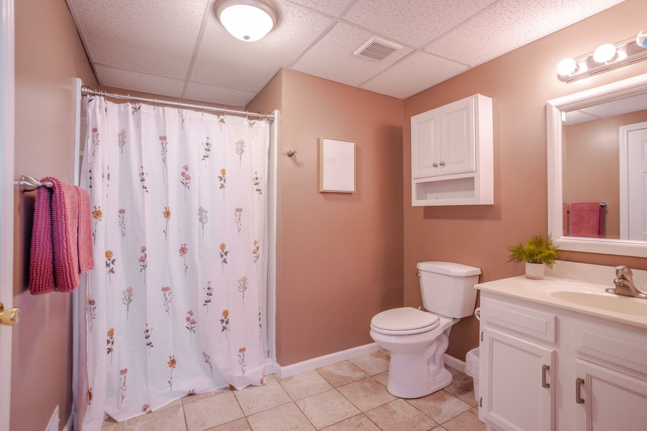 4B Ranch by Spooky Nook Hamilton w/Game & Movie Room, Fenced Yard