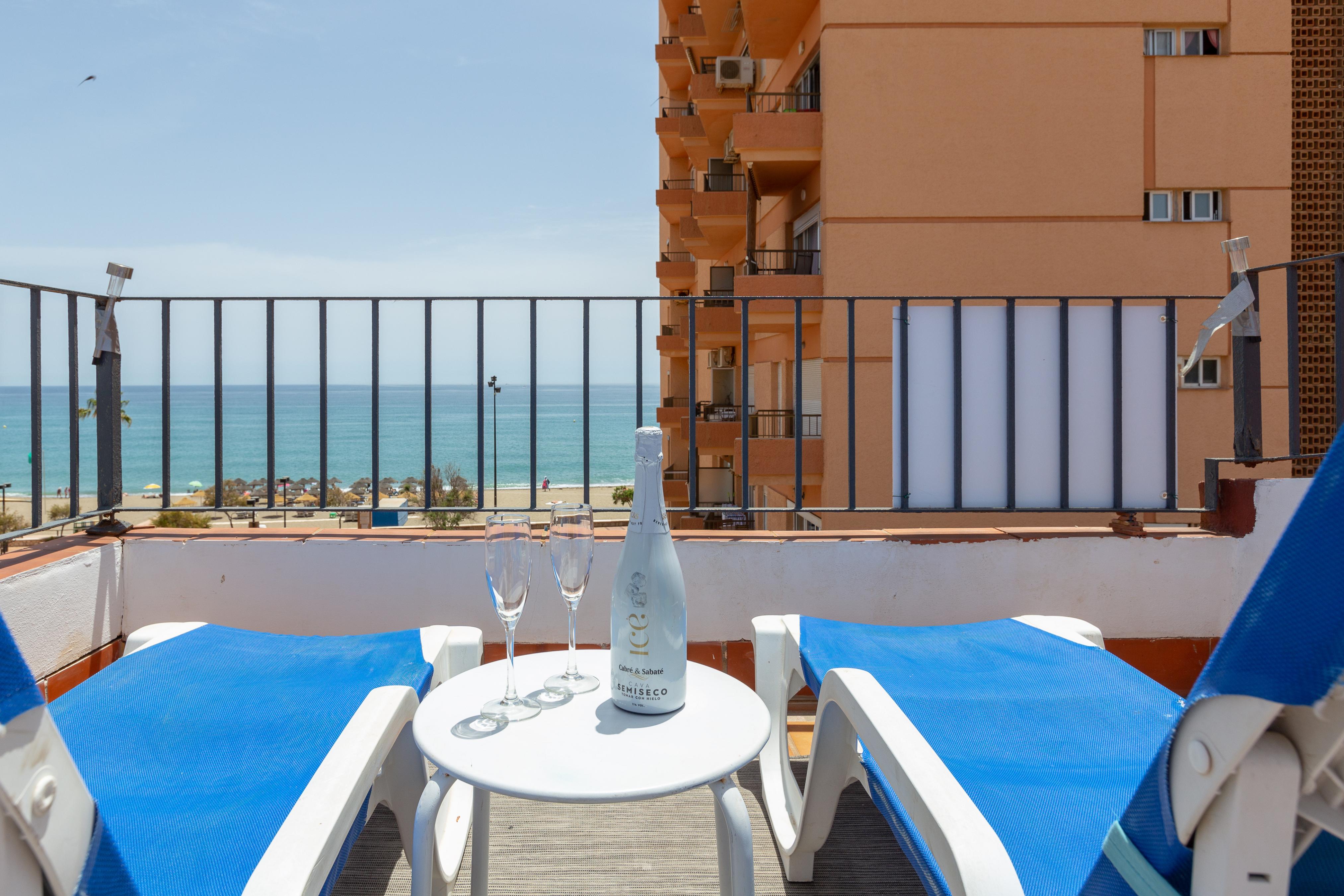 Property Image 2 - MARINA BEACH - Fantastic apartment with sea views and free WiFi.