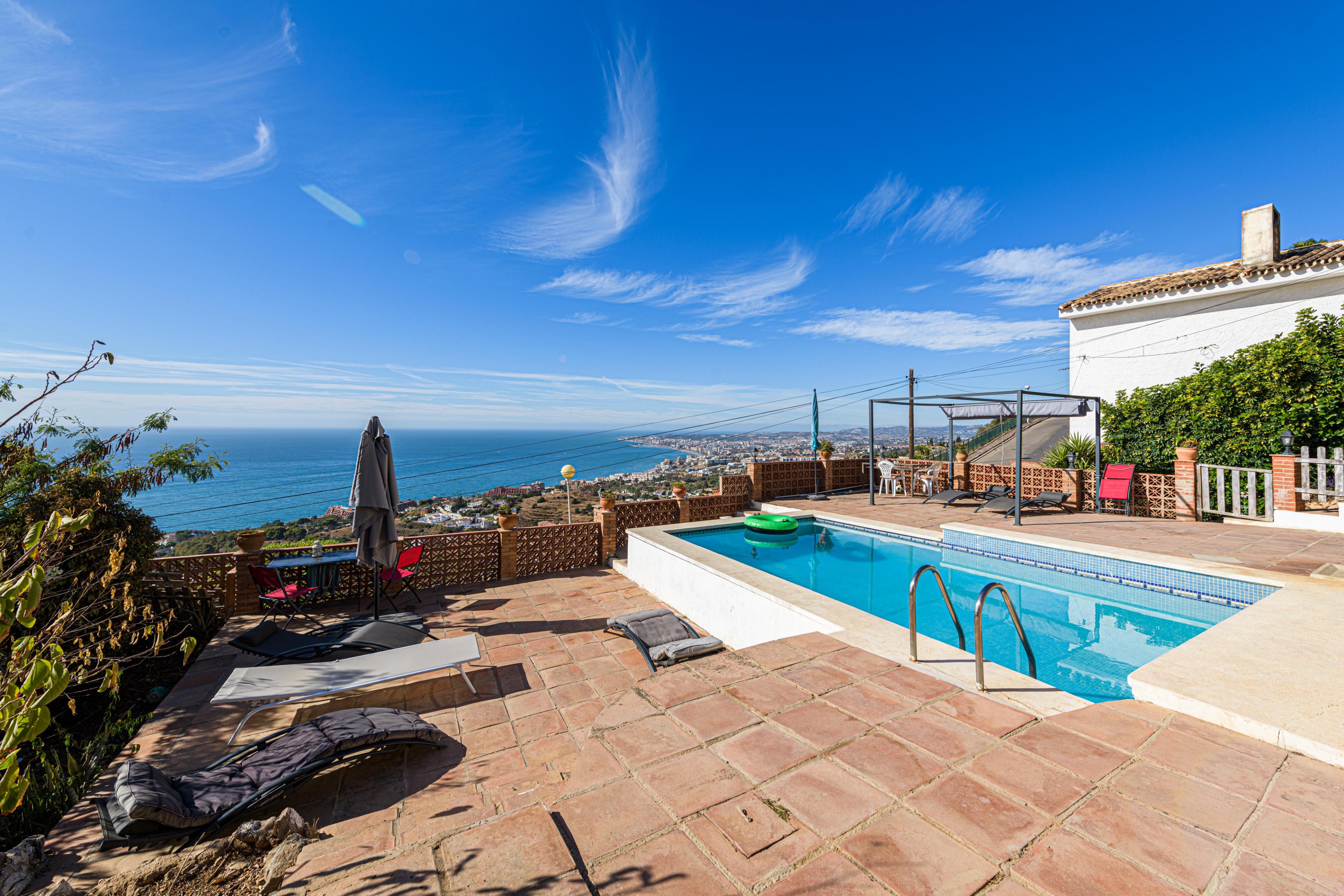Property Image 1 - VILLA LA TUNA - Beautiful villa with private pool, sea views and free WiFi.