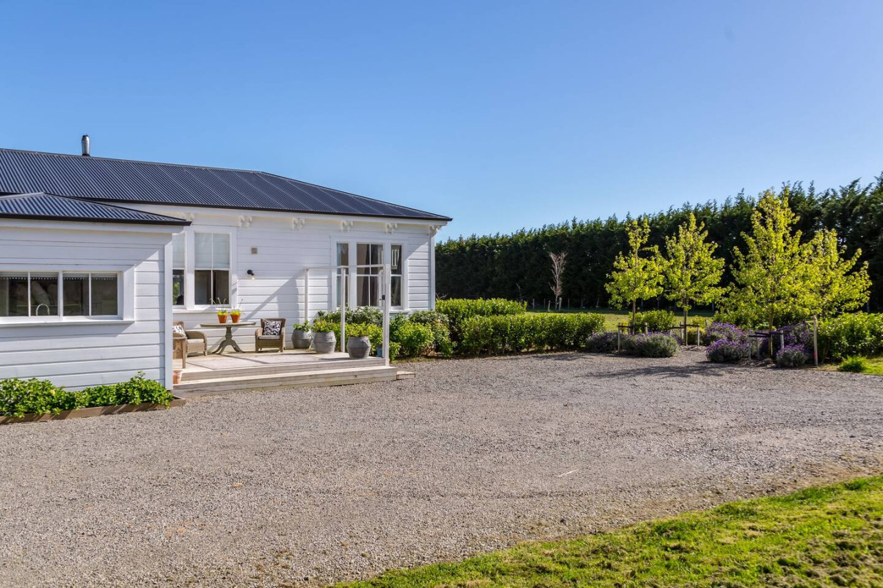 Property Image 2 - The White House, Martinborough