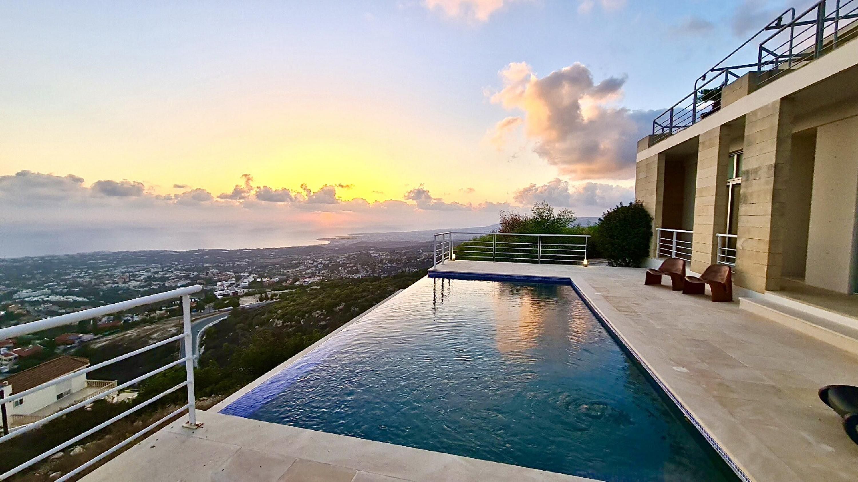 95 TLA - STAY Sunset Palazzo