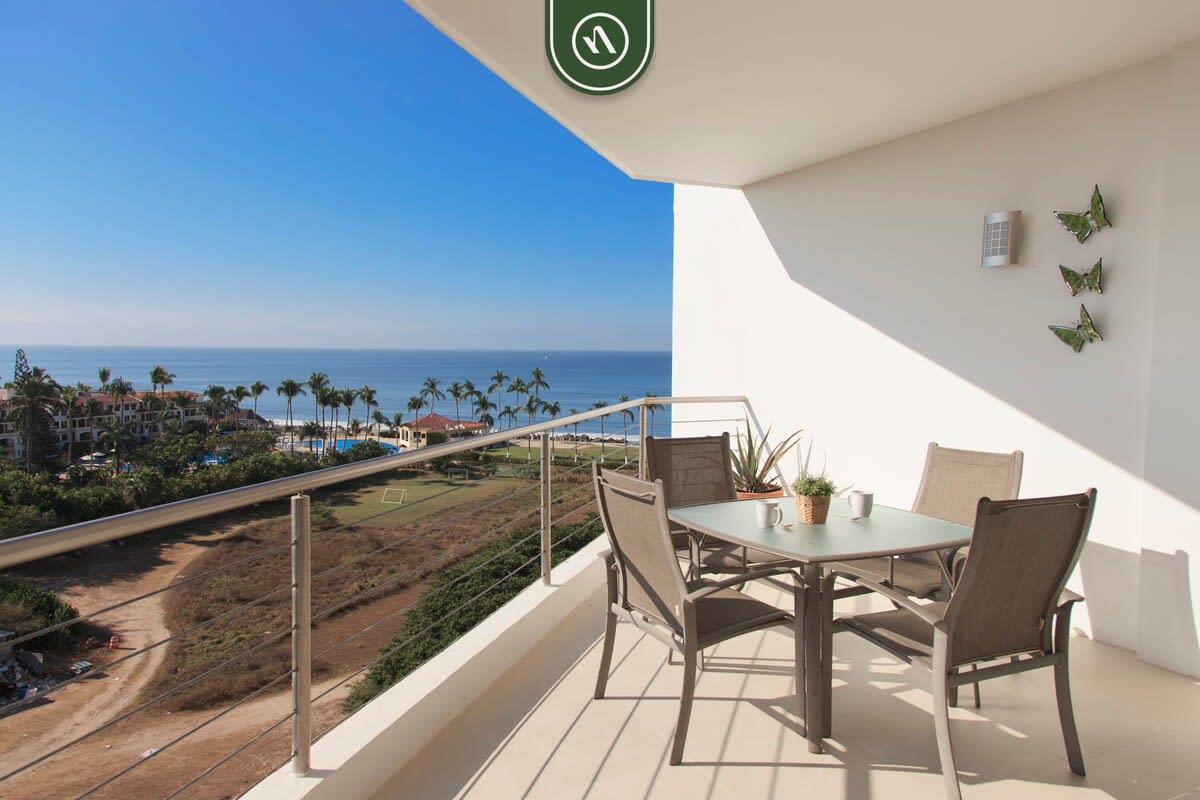 Ocean view 2BR Condo - Private Terrace - Beach