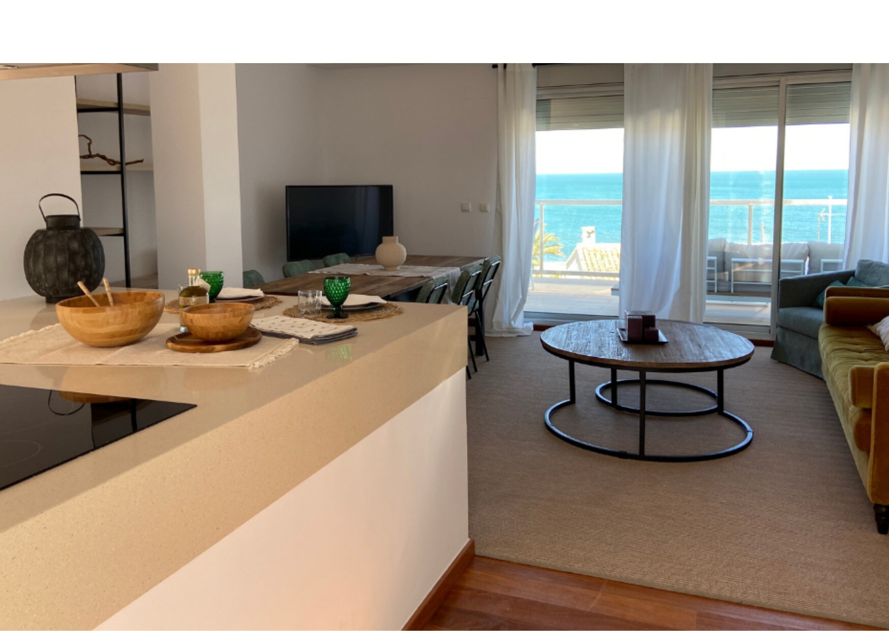 Property Image 2 - Seafront apartment with terrace and views in Jávea.