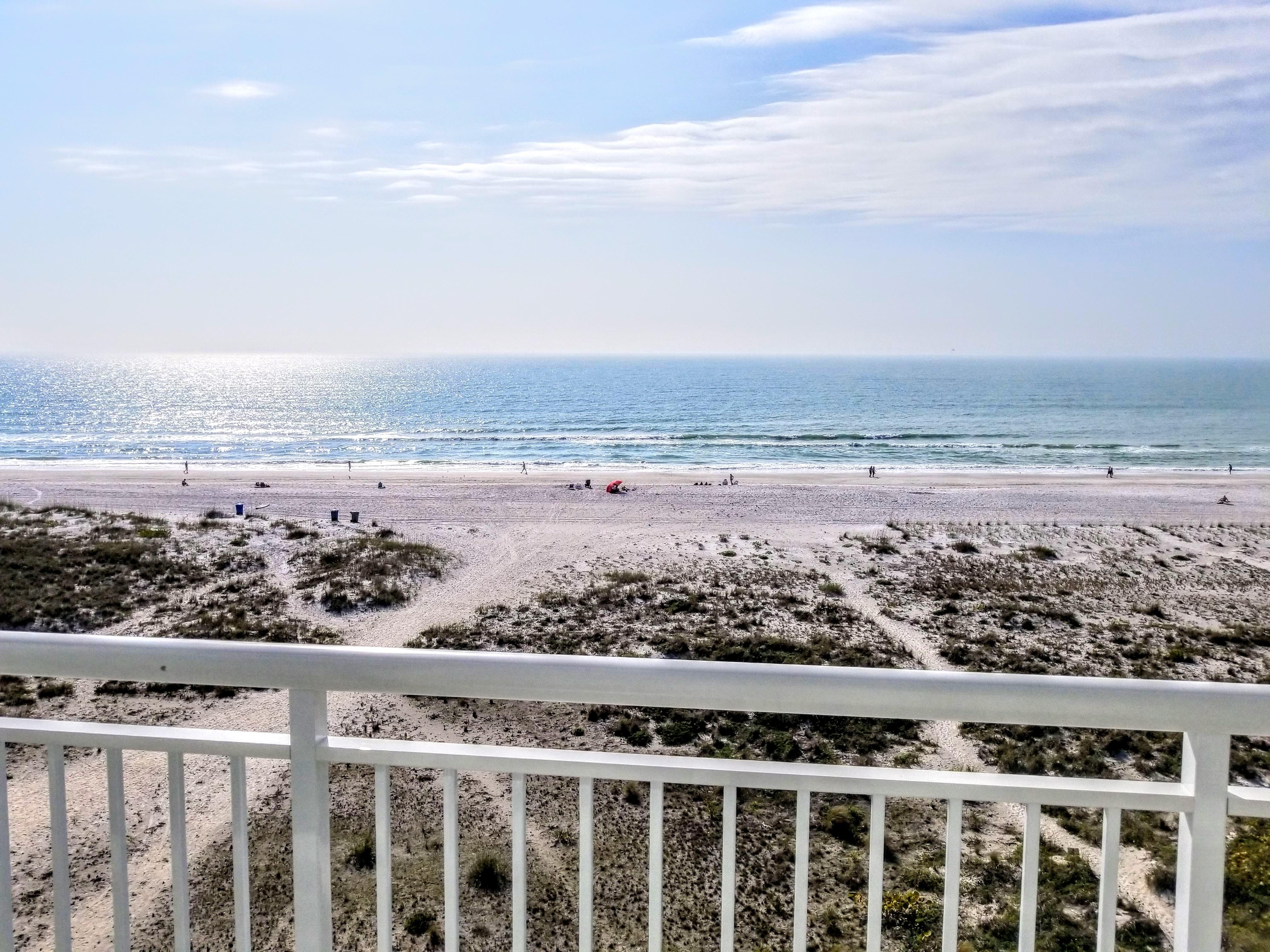 On the Beach: 2BR Condo with Pool On the Beach: 2BR Condo with Pool