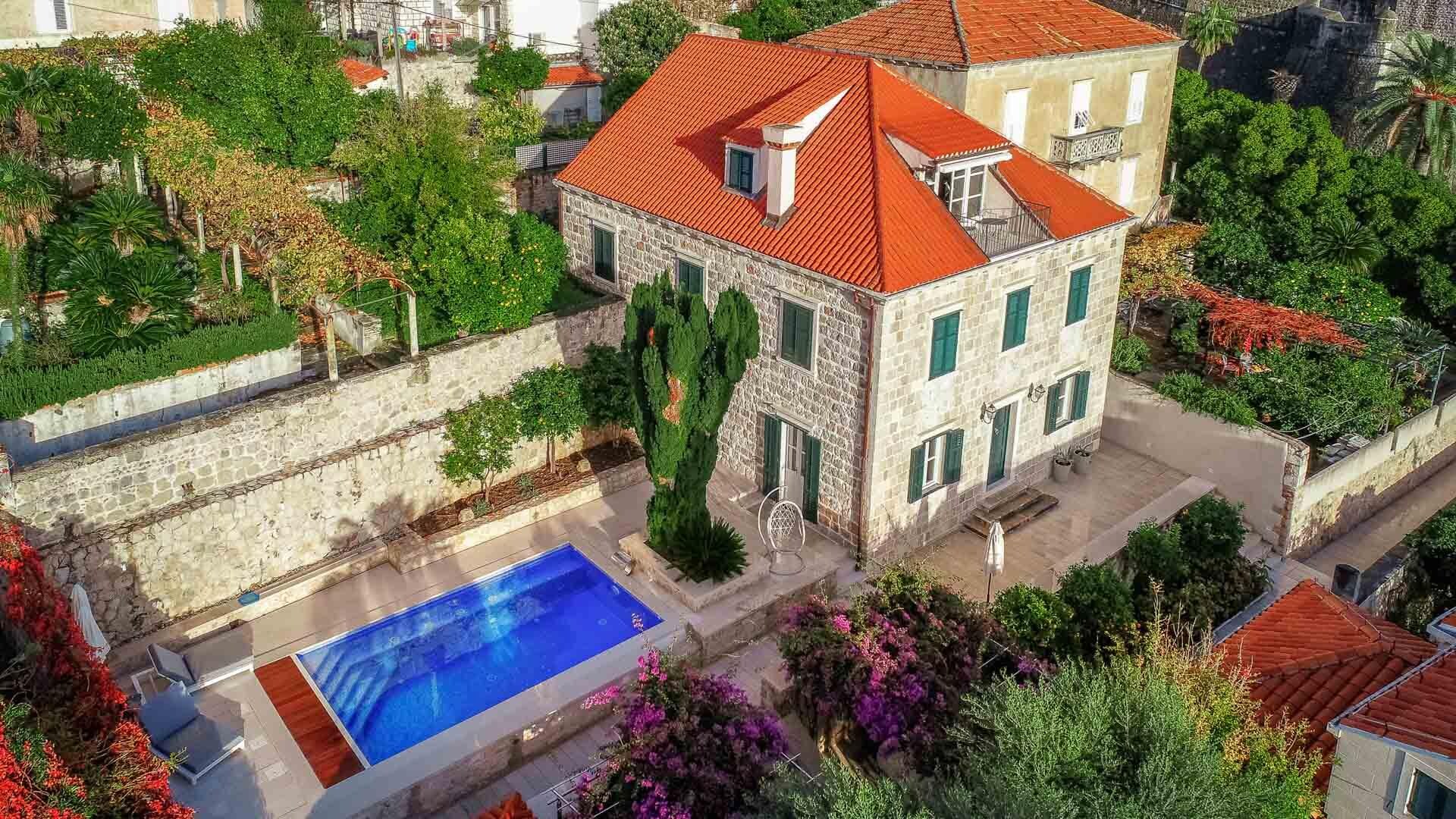 Property Image 1 - Unique Villa With Magnificent View of Old Town