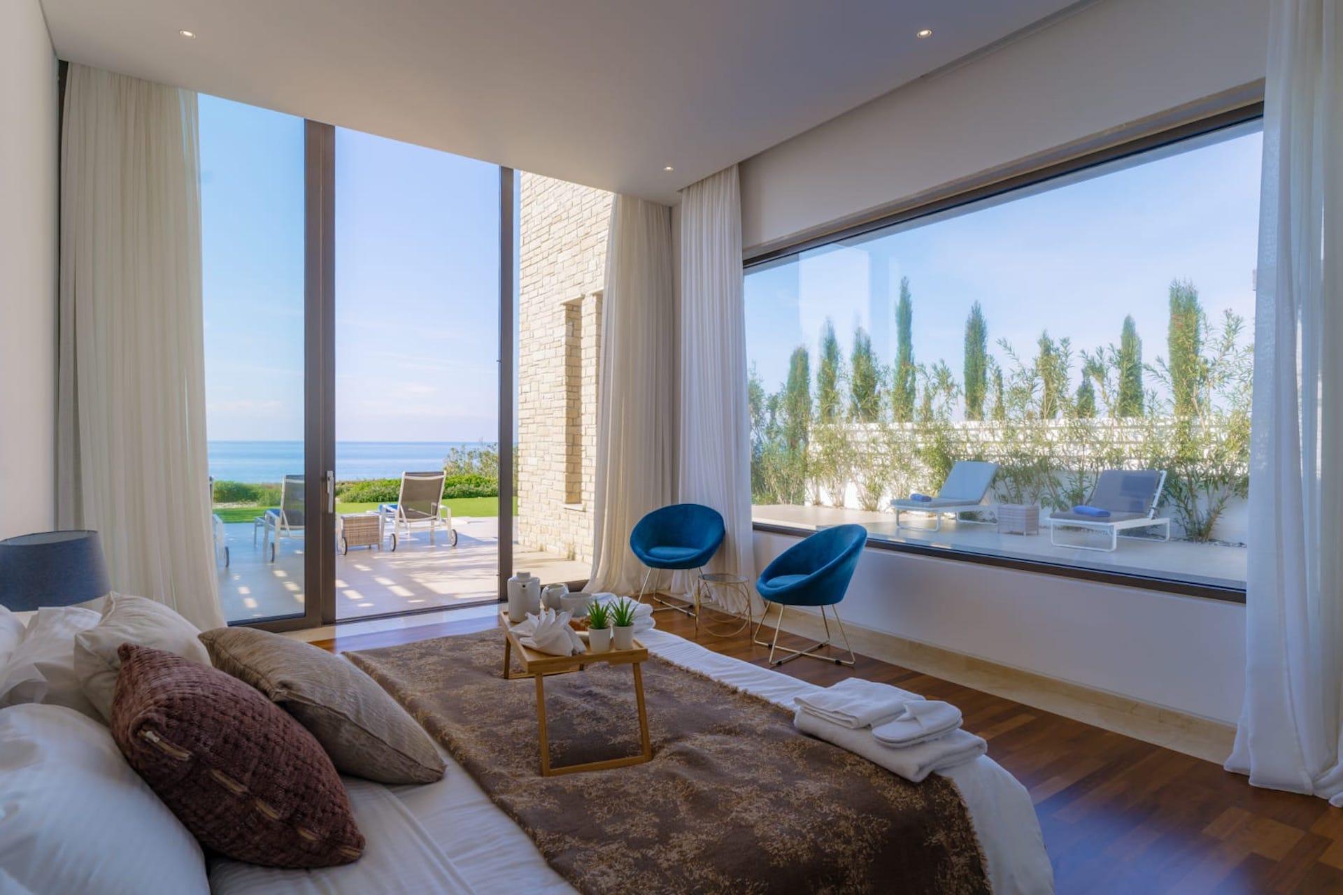 Property Image 2 - Seafront Villa with Spectacular Sunset View