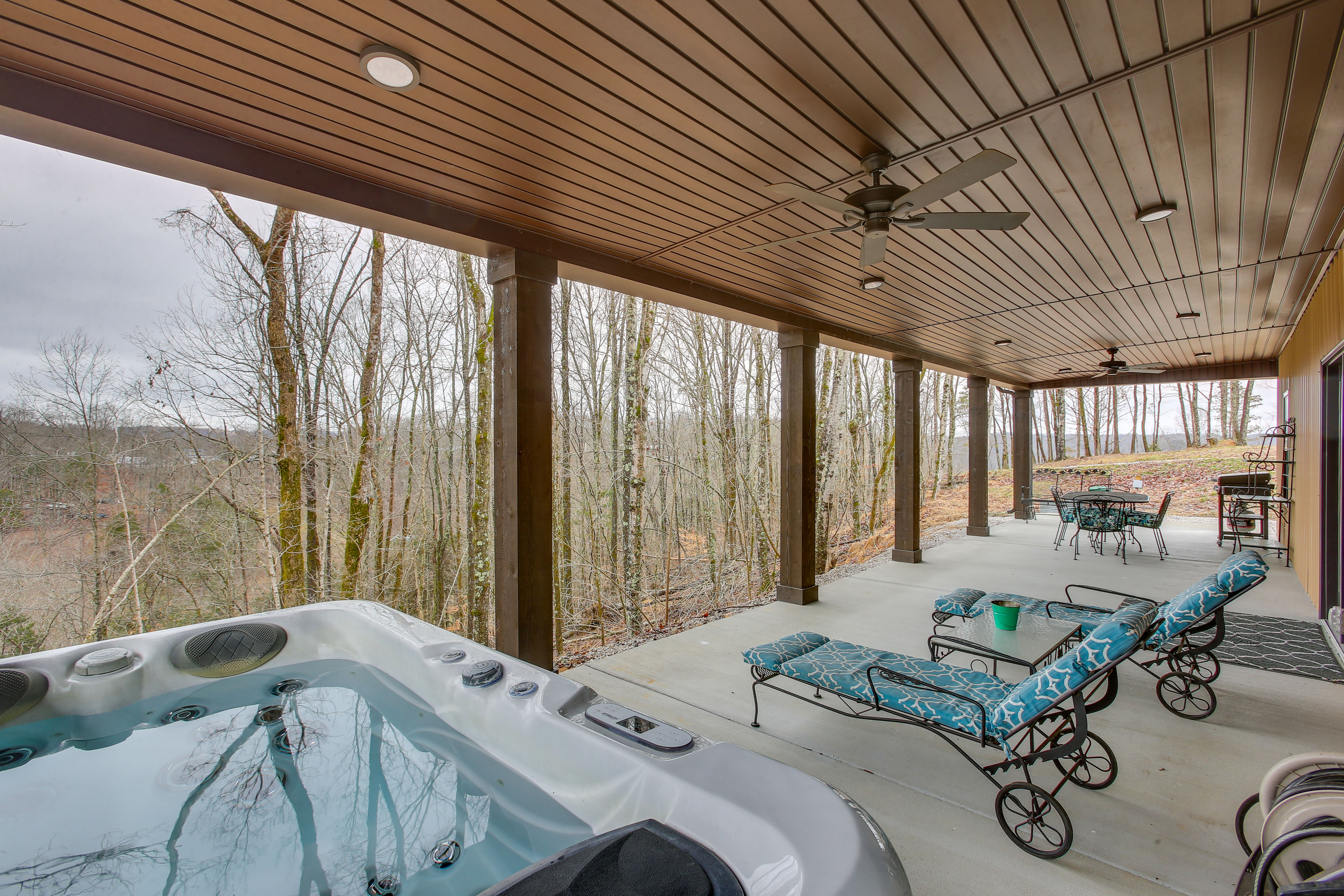 Property Image 2 - Dale Hollow Lake Retreat w/ Hot Tub & Mtn View!