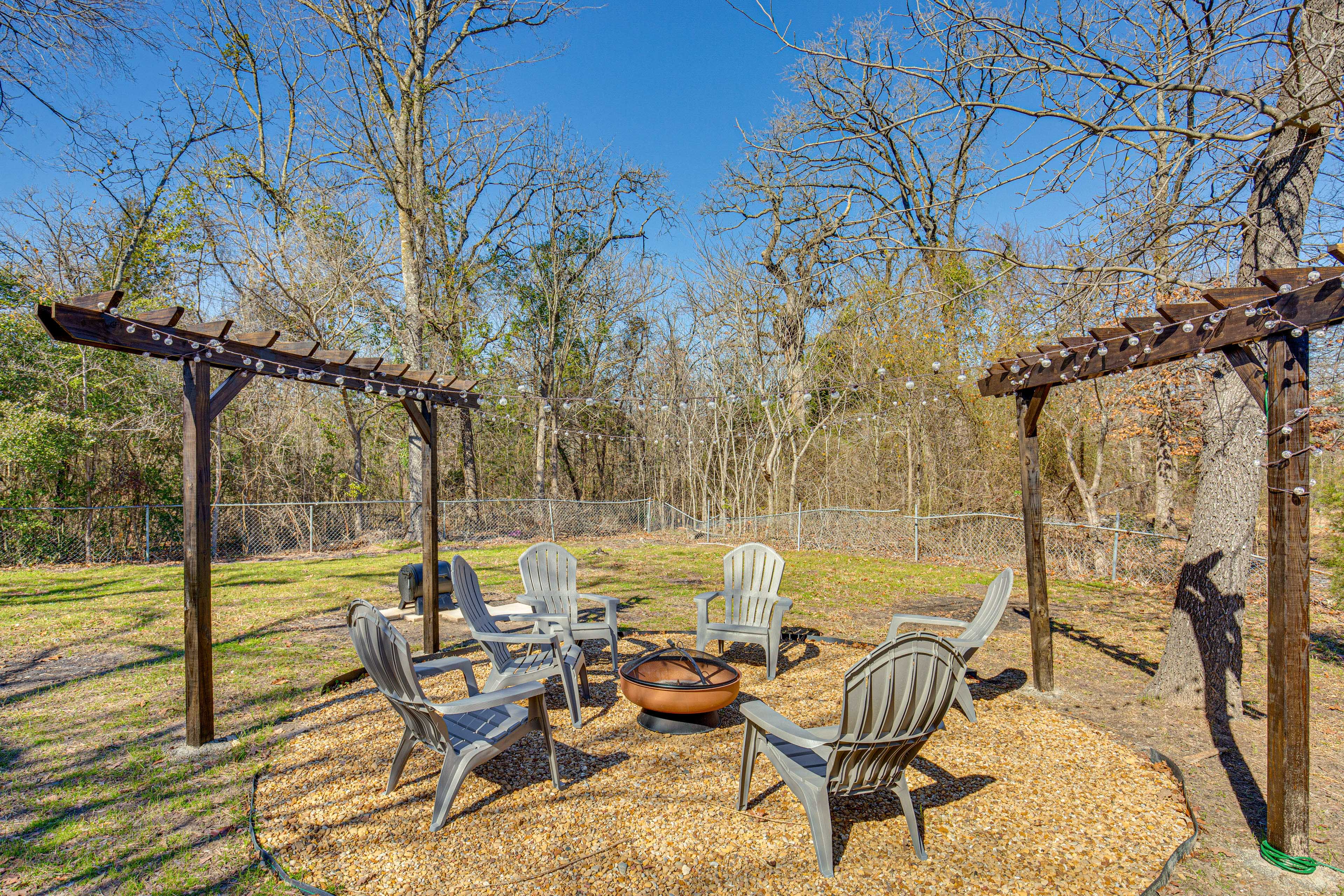 Property Image 2 - Cedar Creek Reservoir Cabin < 1 Mi to Boat Ramp!