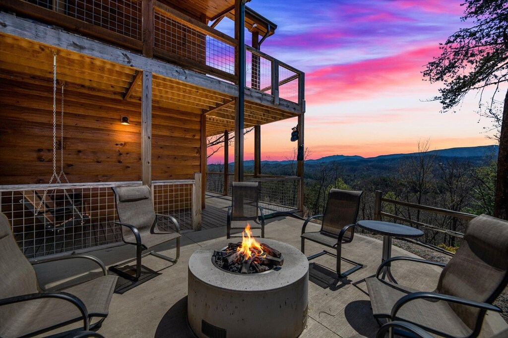 Outdoor Firepit and Amazing View