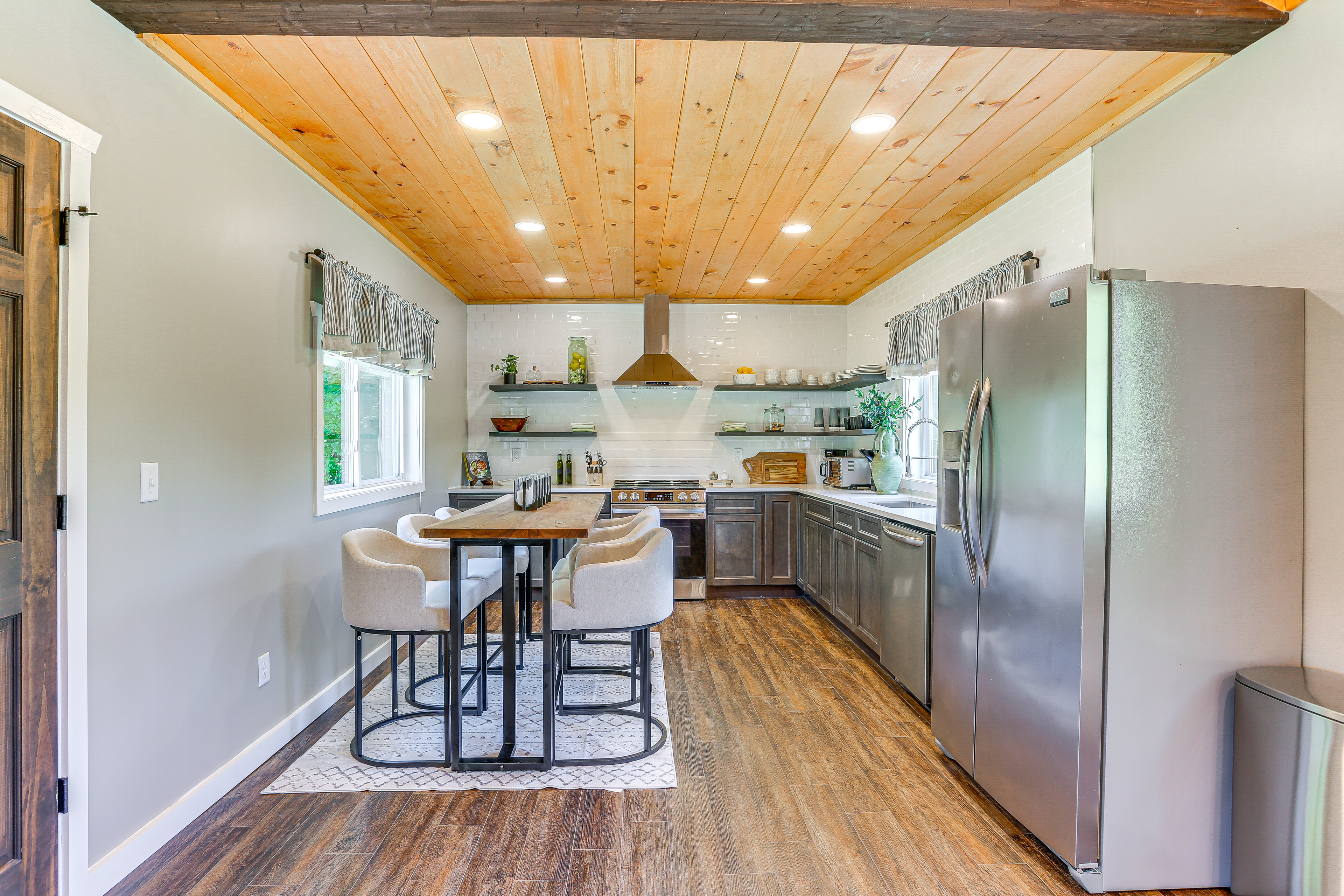 Property Image 2 - Tranquil Damascus Cabin w/ Deck & Riverfront Patio