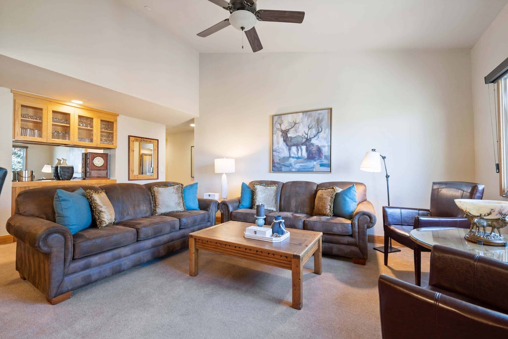 charter-f440-5576_54926882078_o