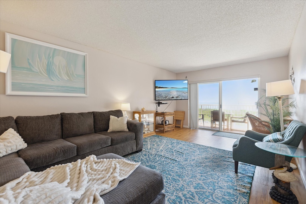 Coastal Comfort Living Space!