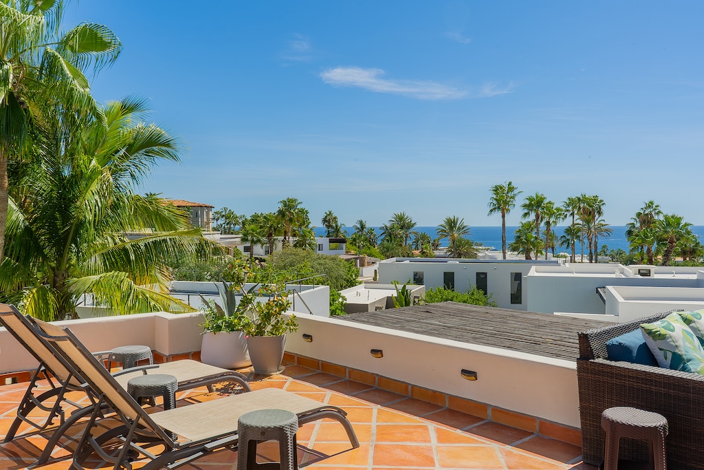 Lounge on the rooftop with incredible ocean views