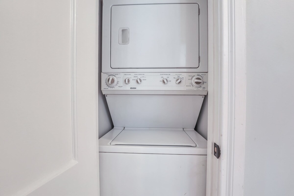 Stacked washer/dryer