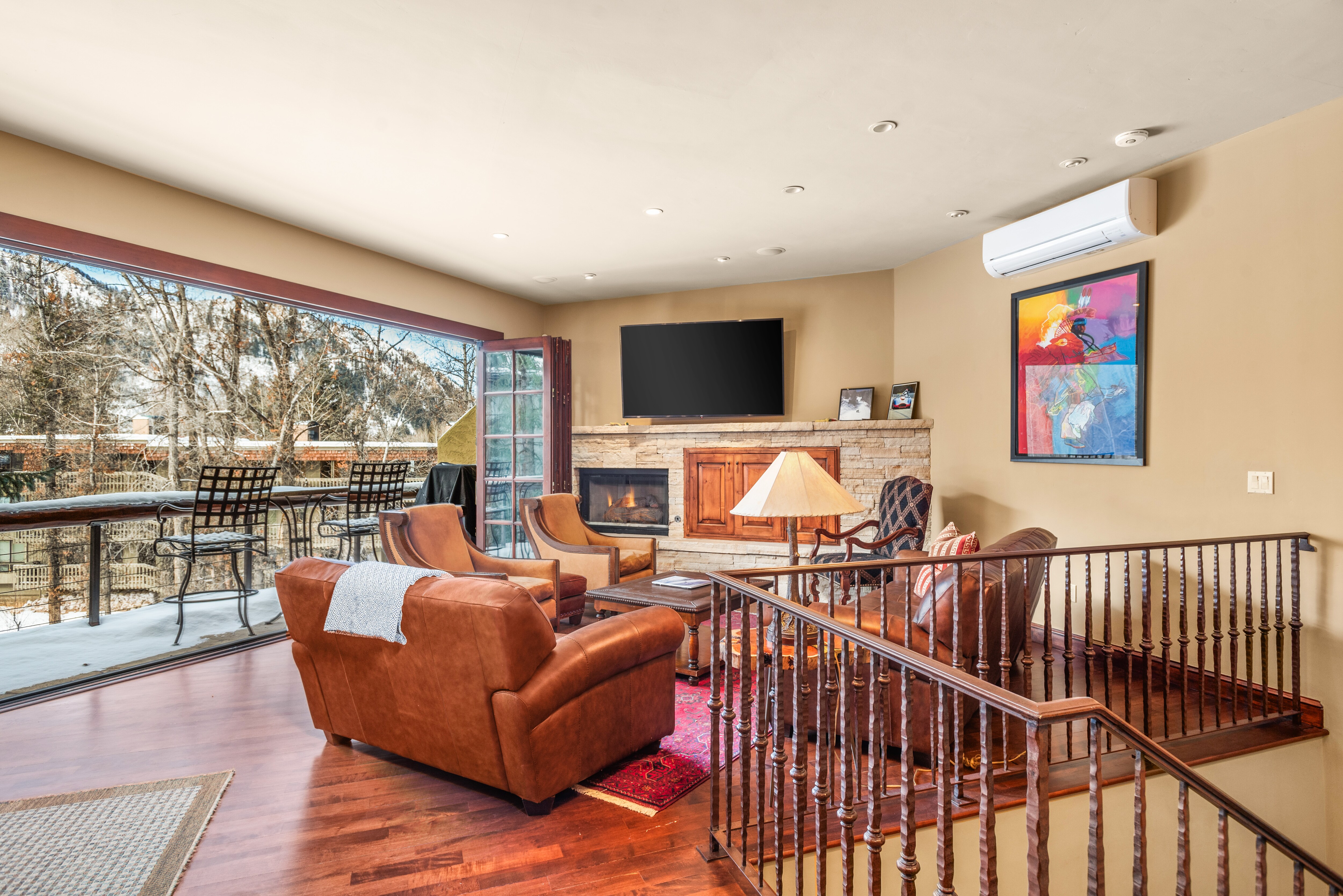Property Image 2 - 315 Park Avenue, Luxury Townhouse with River Views in Aspen with Hot Tub & Workout Area 